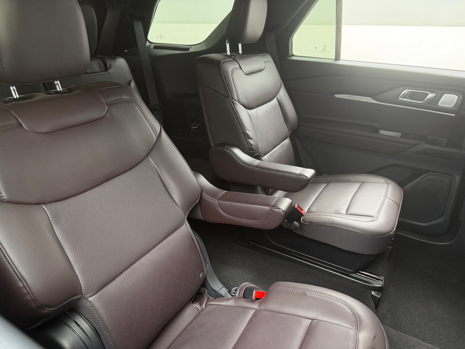 Thumbnail: 2026 Ford Explorer - 5