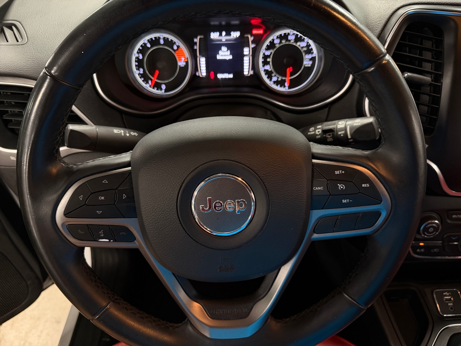 Thumbnail: 2019 Jeep Cherokee - 5