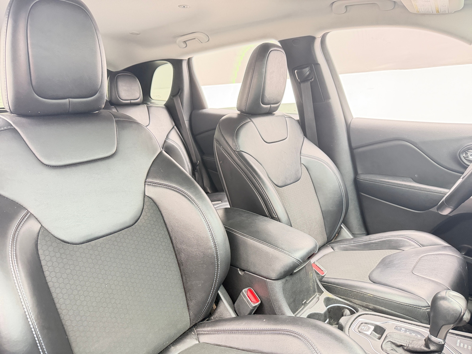 Thumbnail: 2019 Jeep Cherokee - 2