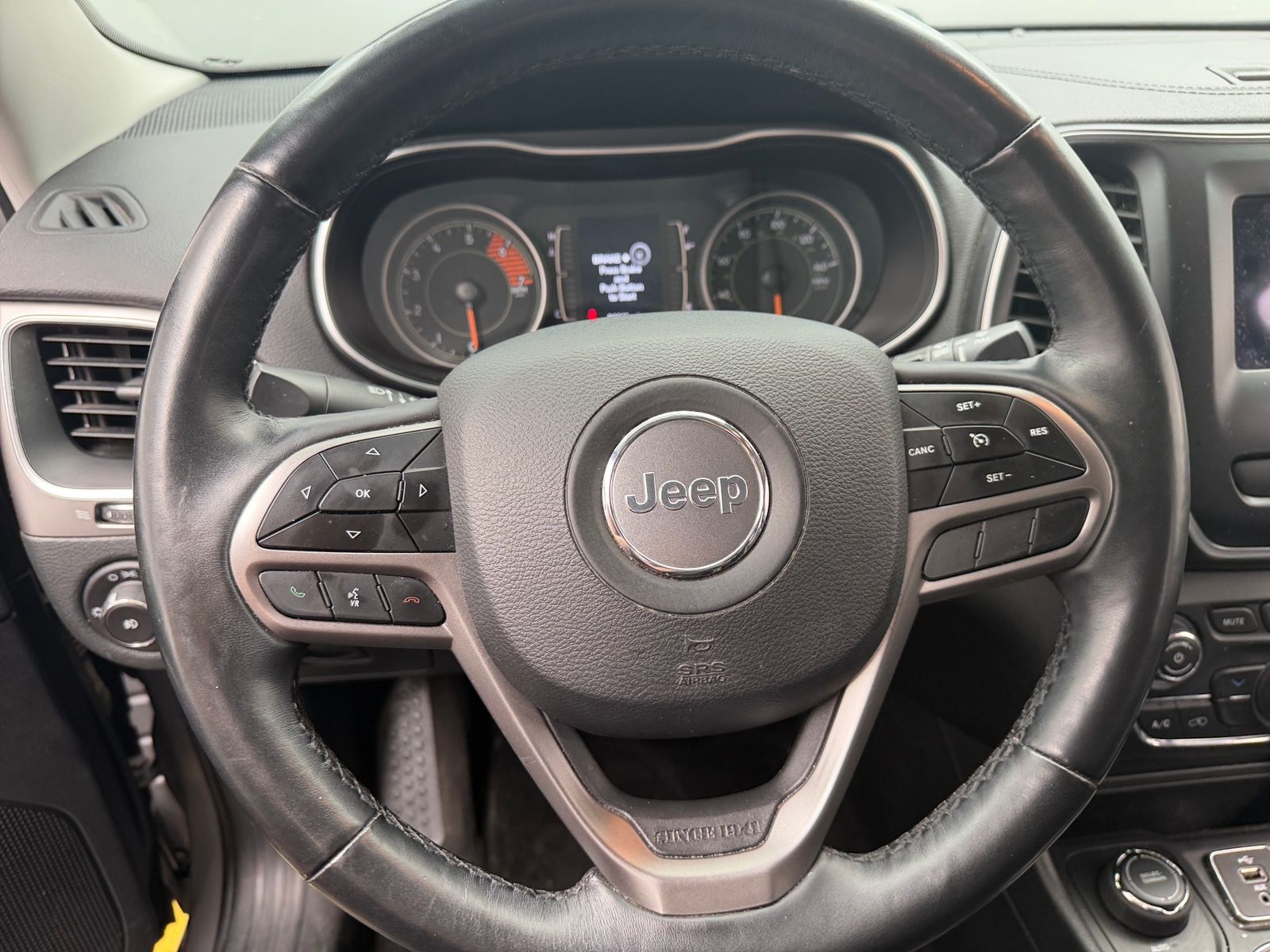 Thumbnail: 2019 Jeep Cherokee - 5