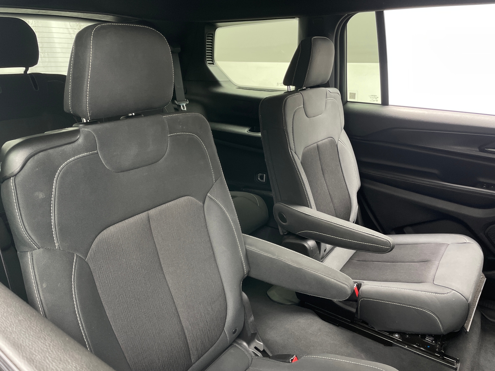 Thumbnail: 2024 Jeep Grand Cherokee L - 6