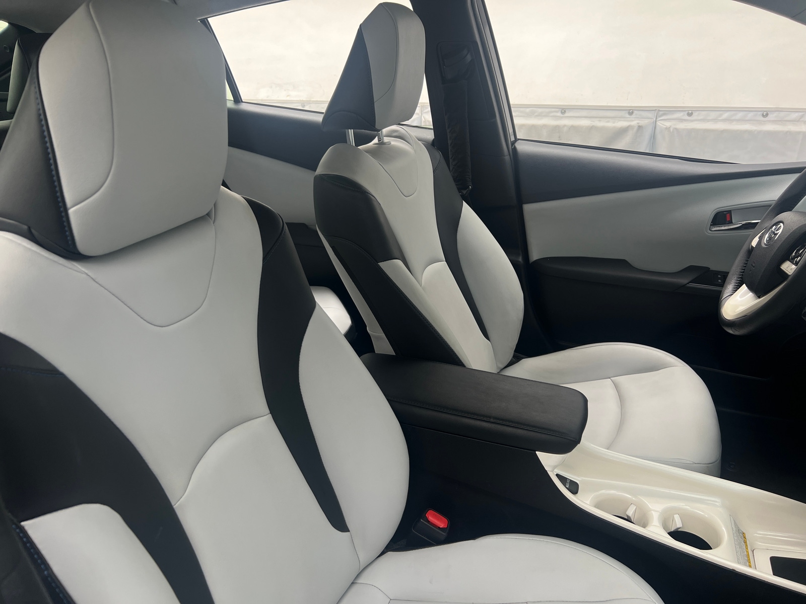 Thumbnail: 2017 Toyota Prius - 2