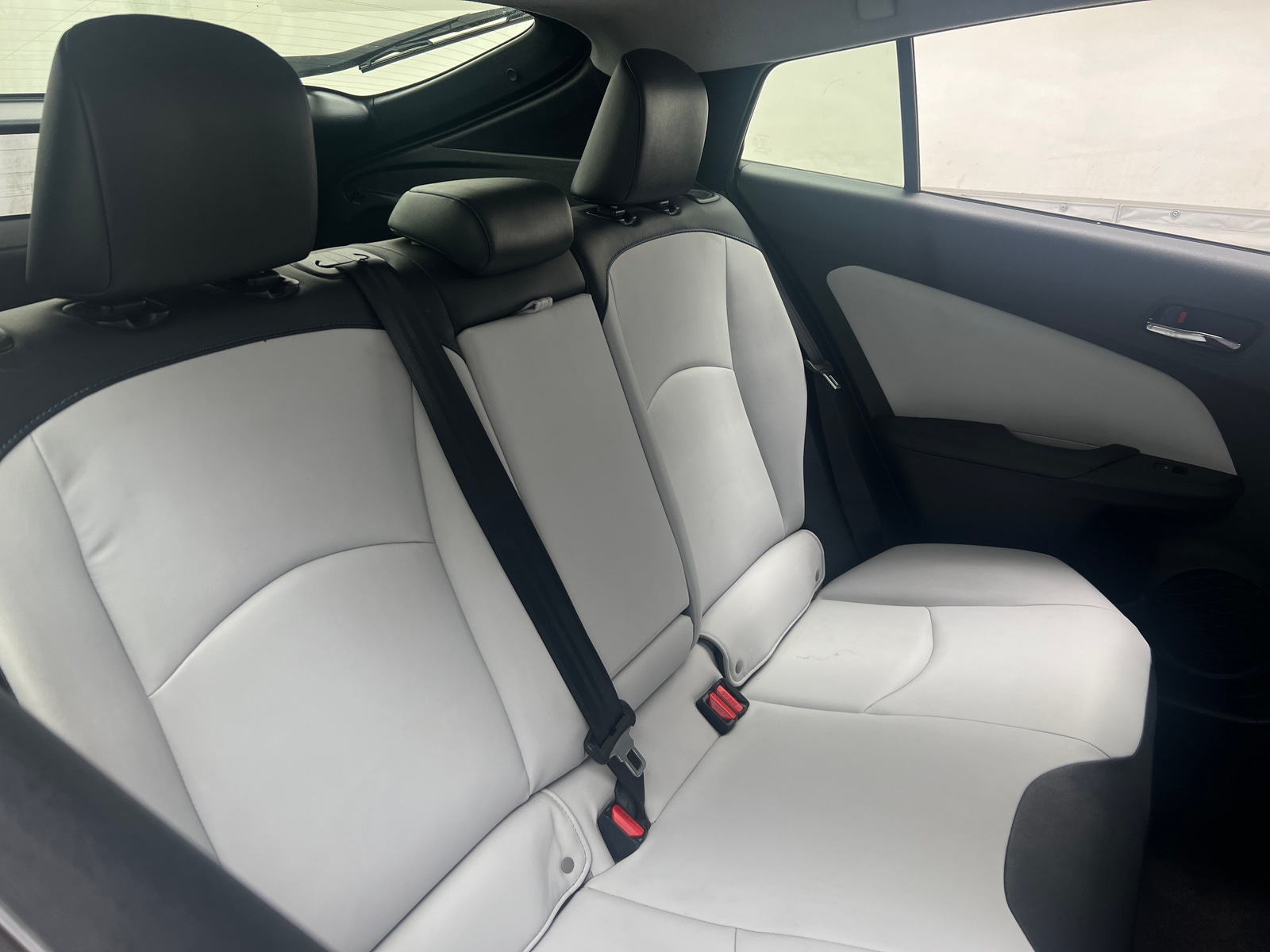Thumbnail: 2017 Toyota Prius - 6