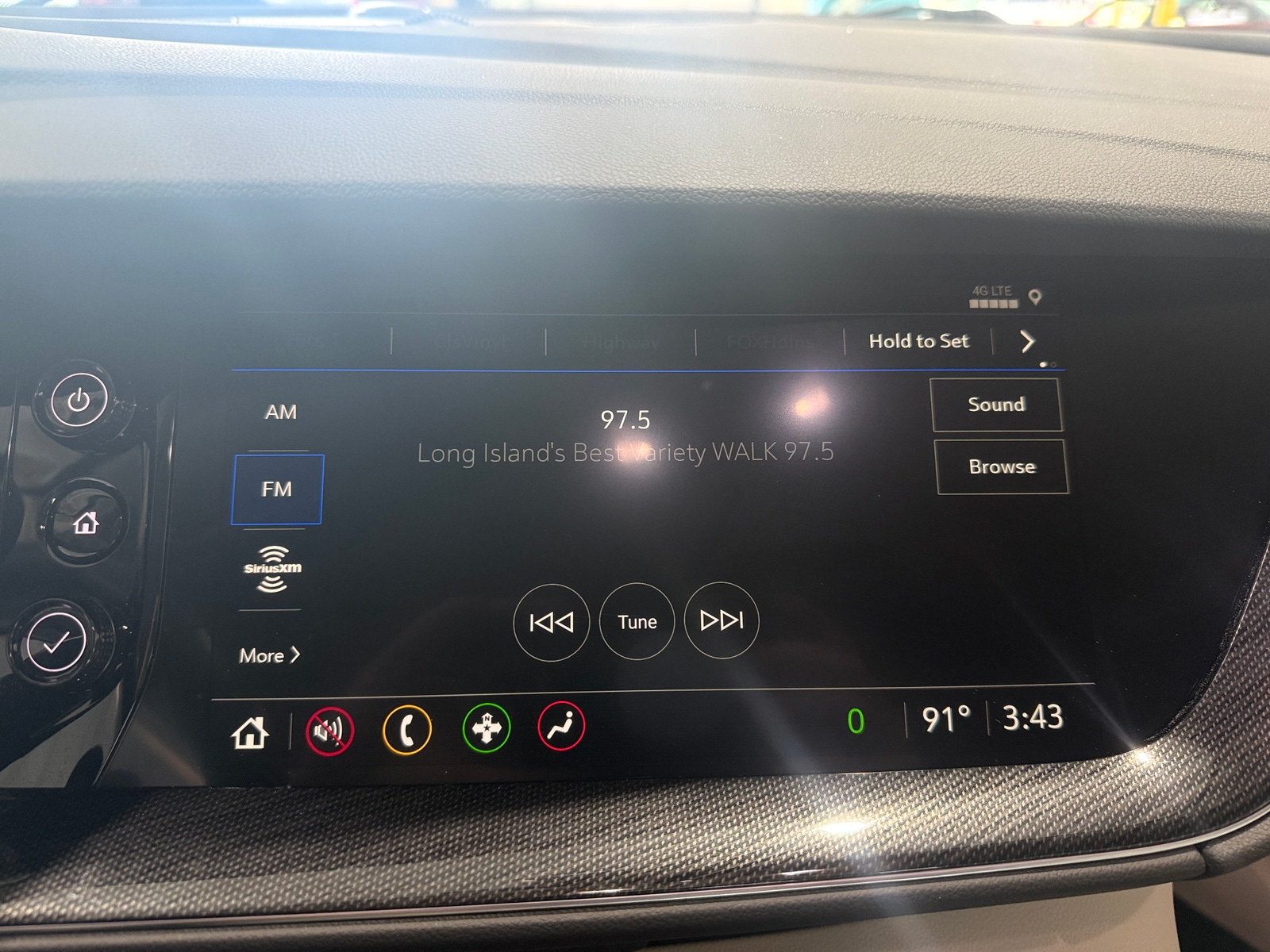 Thumbnail: 2023 Buick Envision - 3