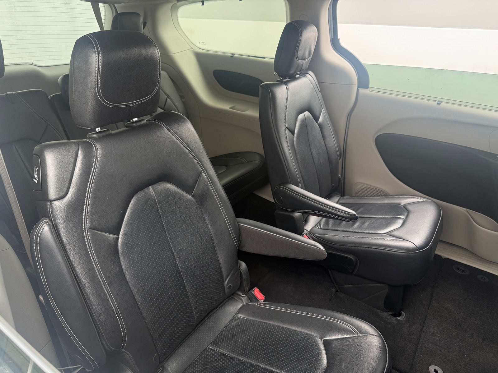 Thumbnail: 2022 Chrysler Pacifica - 5