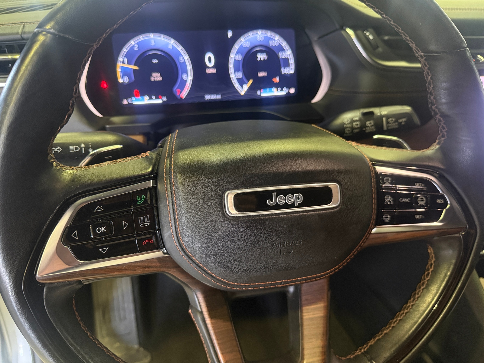 Thumbnail: 2023 Jeep Grand Cherokee L - 4