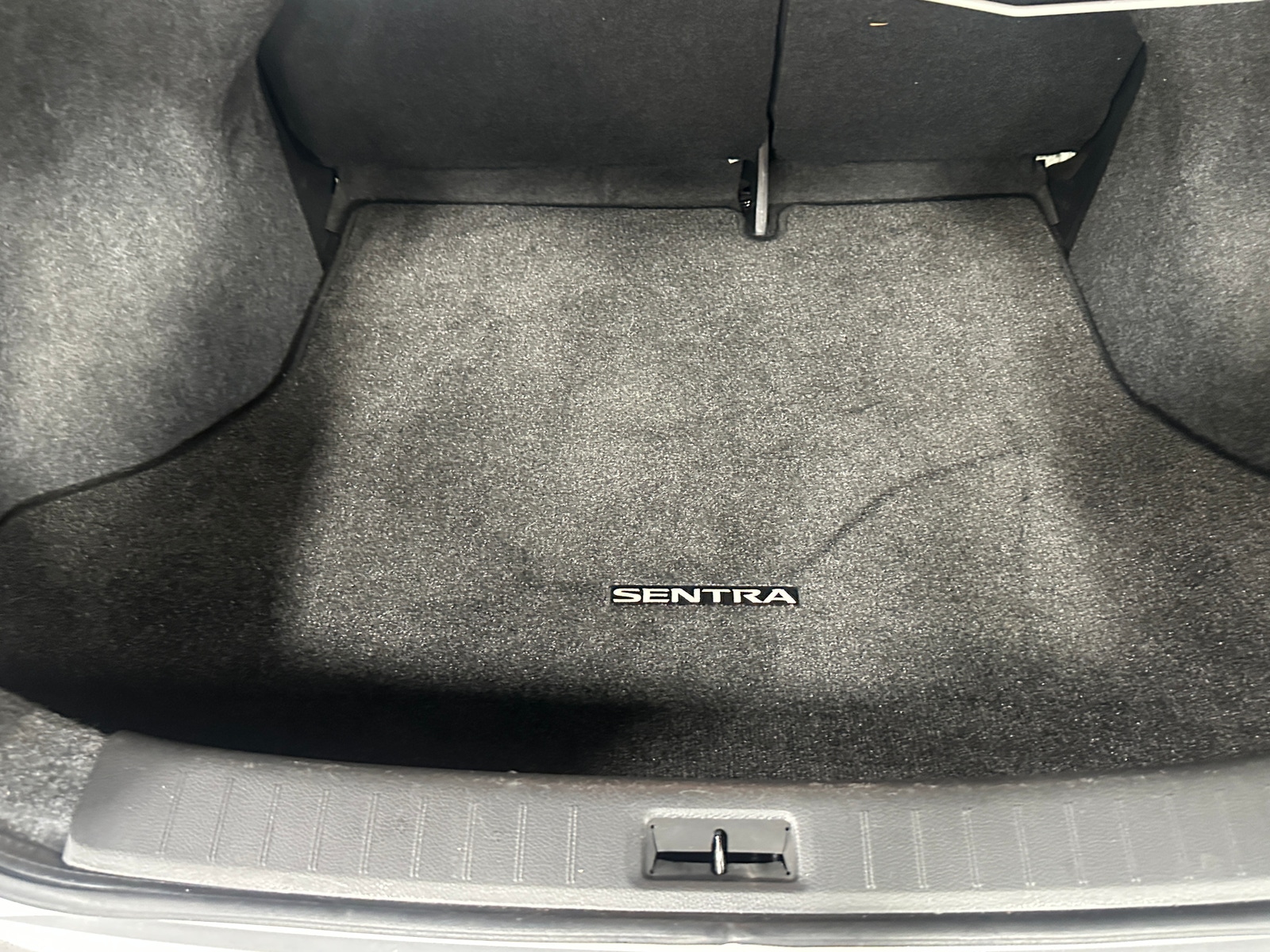 Thumbnail: 2019 Nissan Sentra - 7