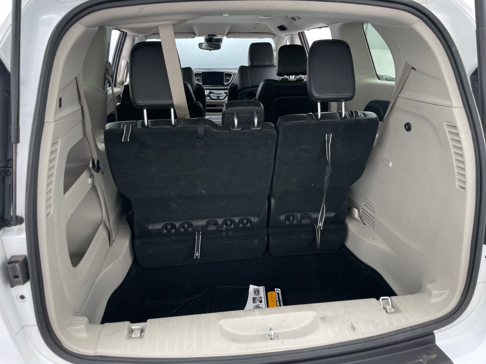 Thumbnail: 2024 Chrysler Pacifica - 6