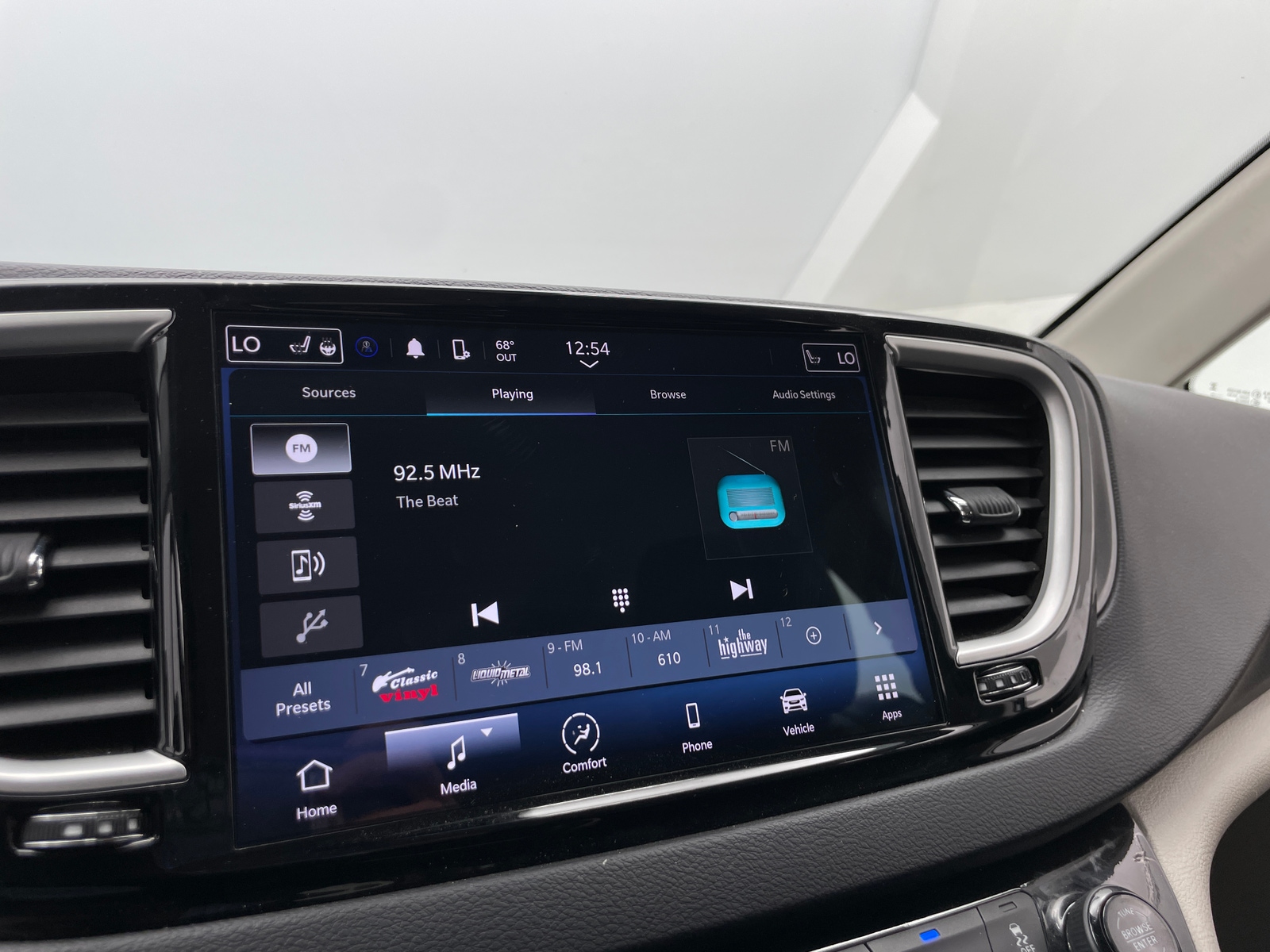 Thumbnail: 2024 Chrysler Pacifica - 3