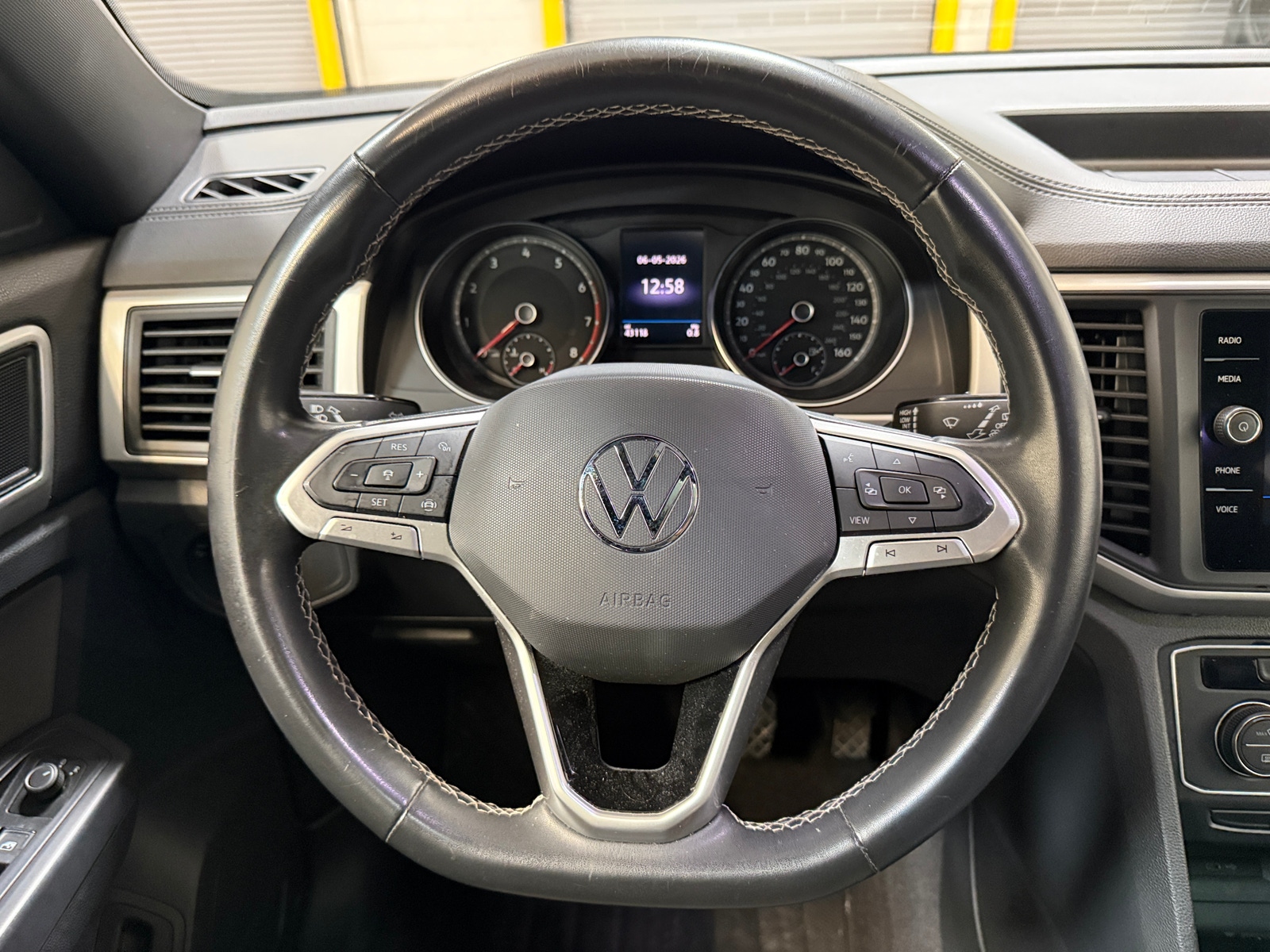 Thumbnail: 2021 Volkswagen Atlas - 4