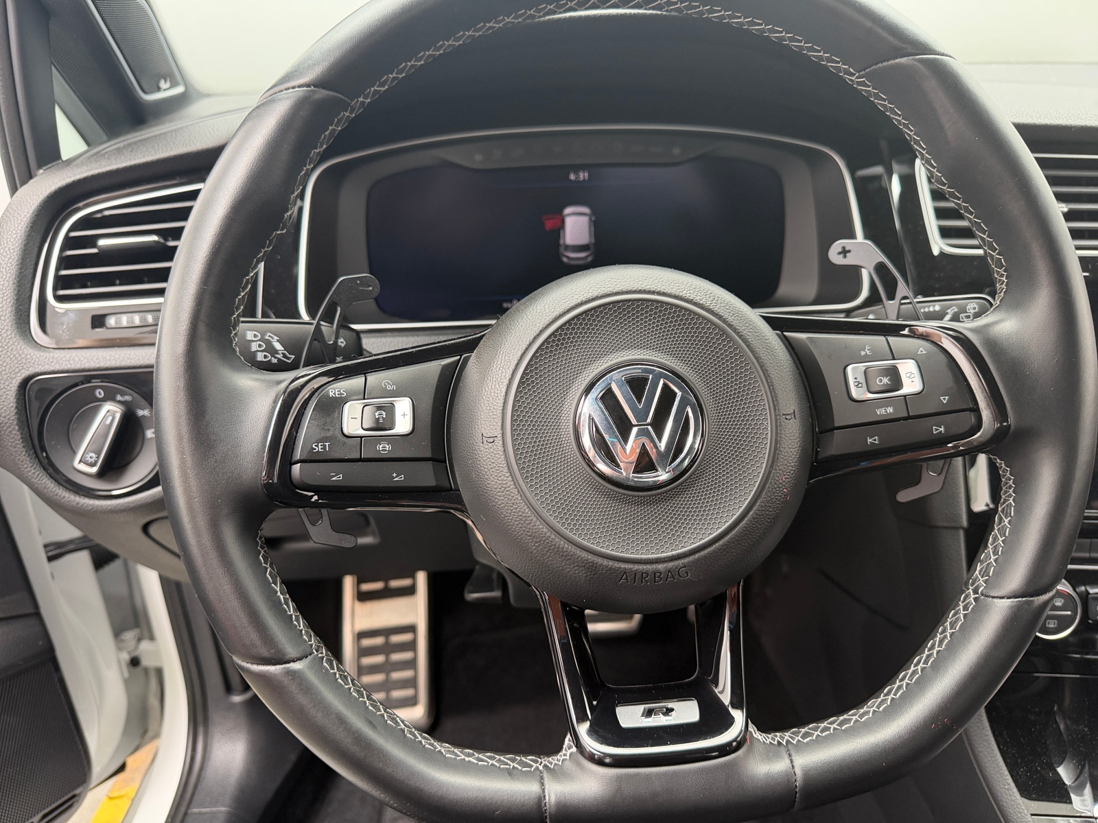 Thumbnail: 2019 Volkswagen Golf - 4