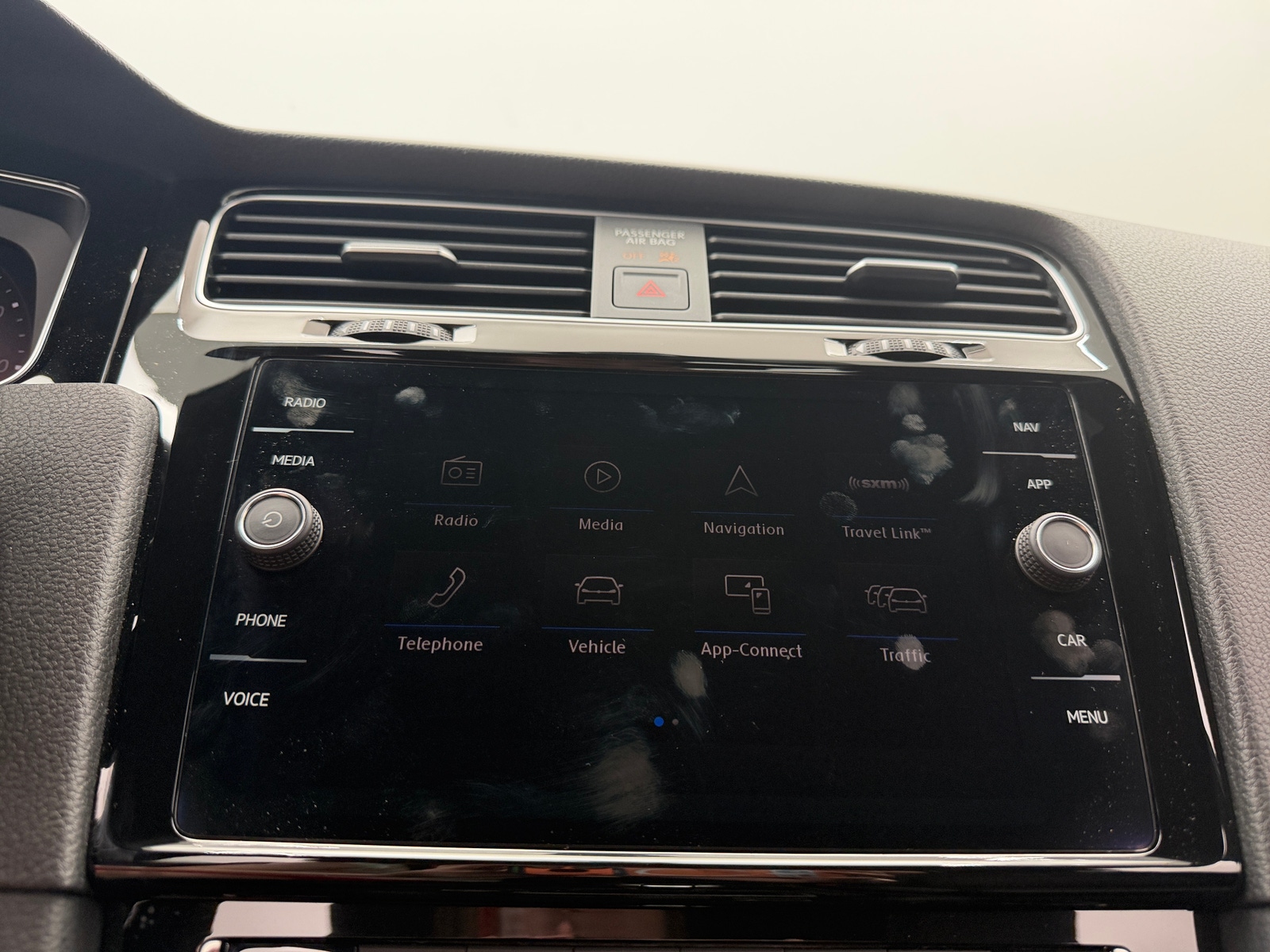 Thumbnail: 2019 Volkswagen Golf - 3