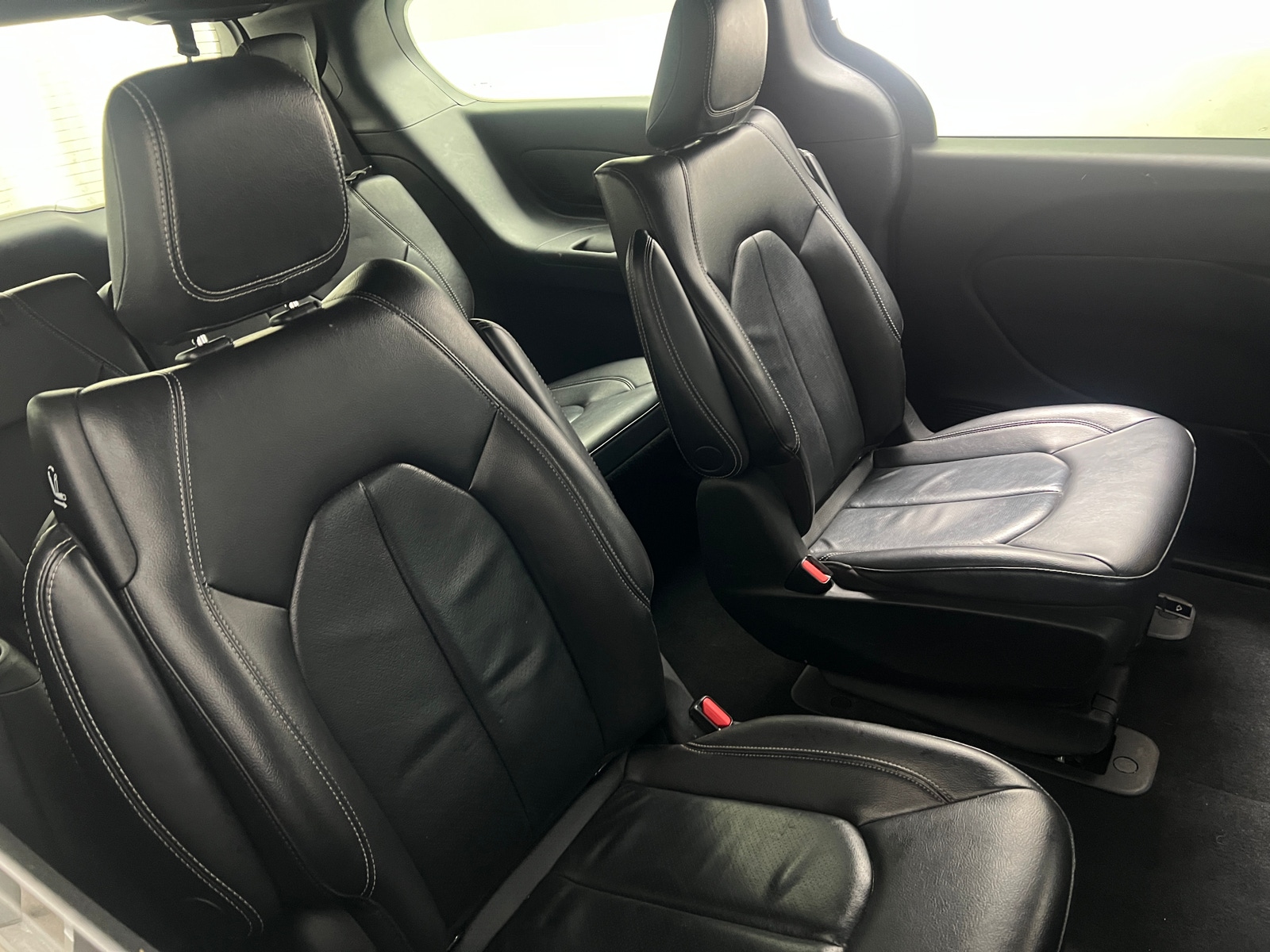 Thumbnail: 2022 Chrysler Pacifica - 5