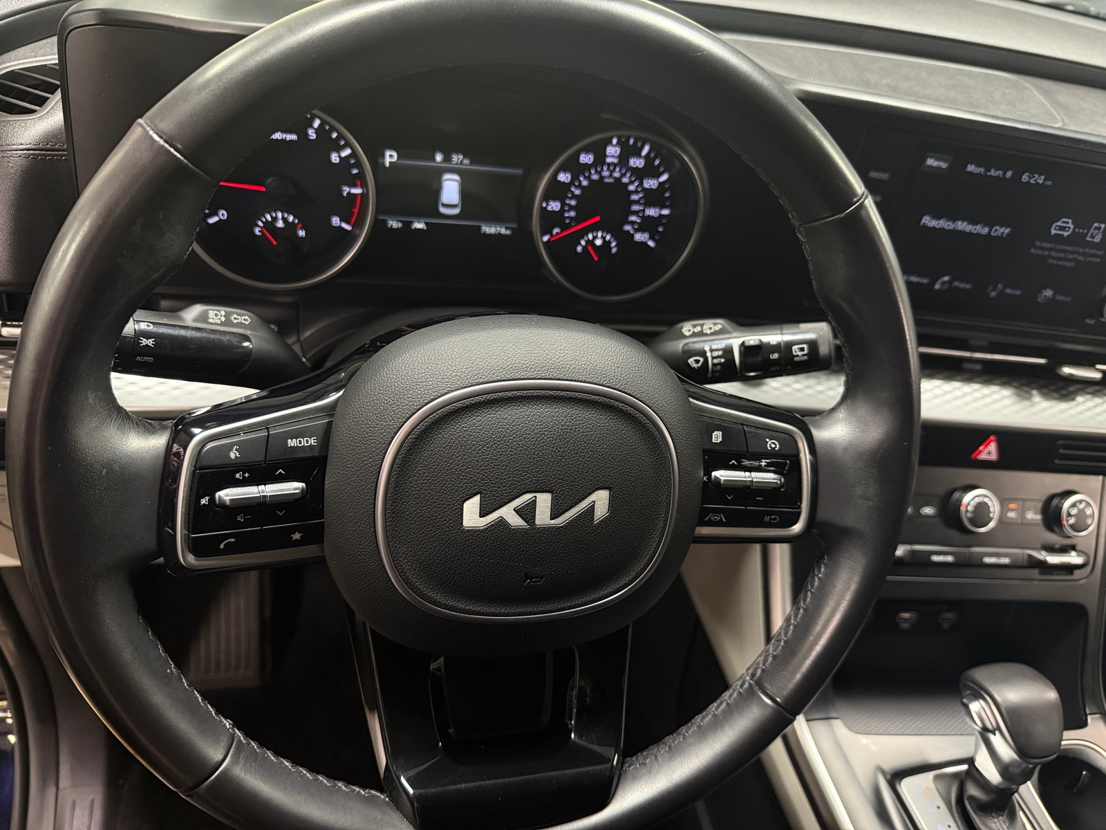 Thumbnail: 2023 Kia Carnival - 5