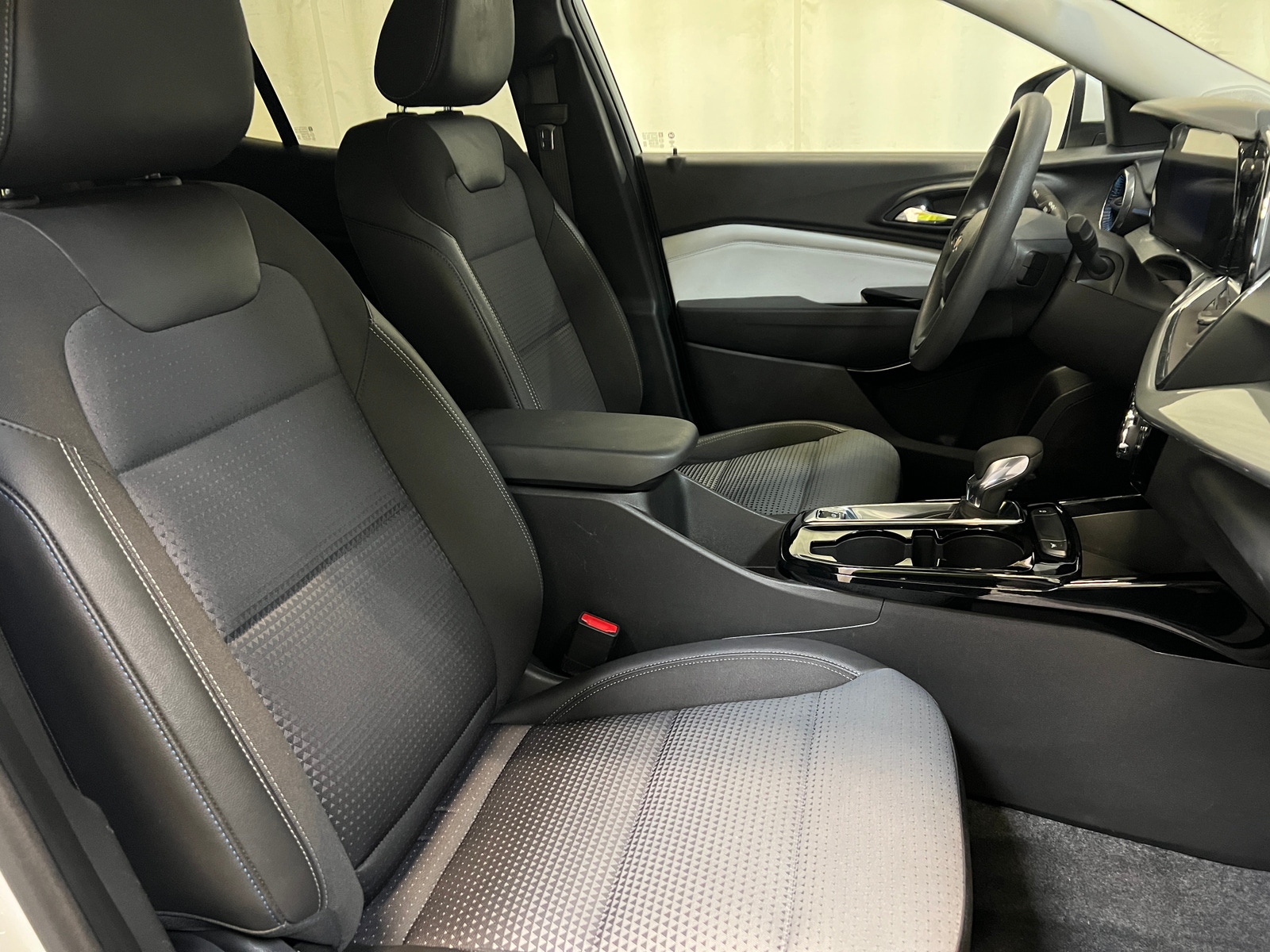 Thumbnail: 2025 Chevrolet Trax - 2