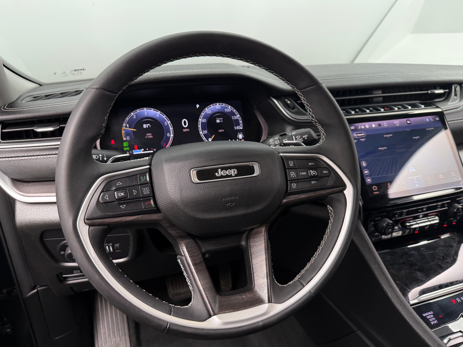 Thumbnail: 2023 Jeep Grand Cherokee L - 4