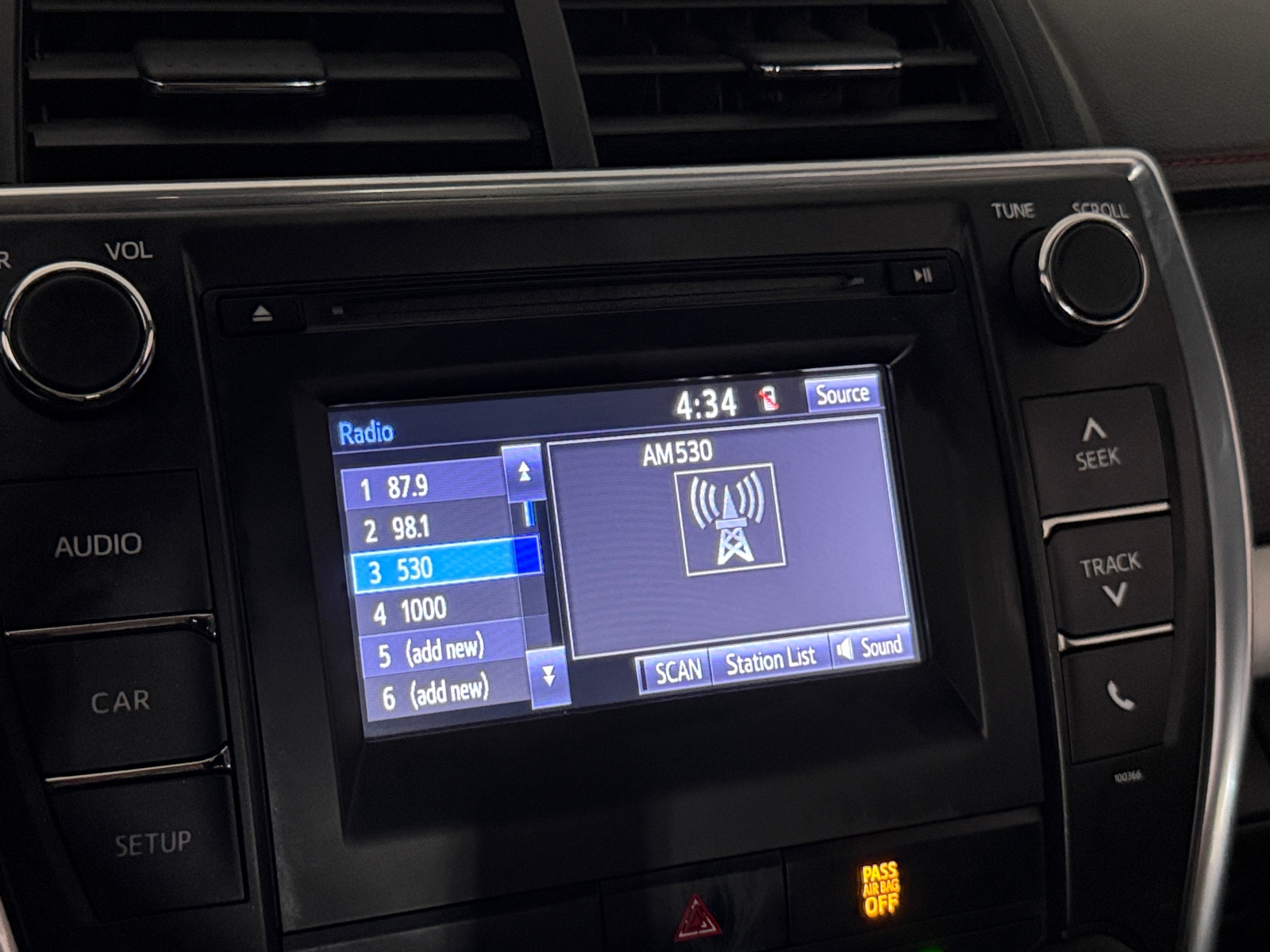 Thumbnail: 2015 Toyota Camry - 4