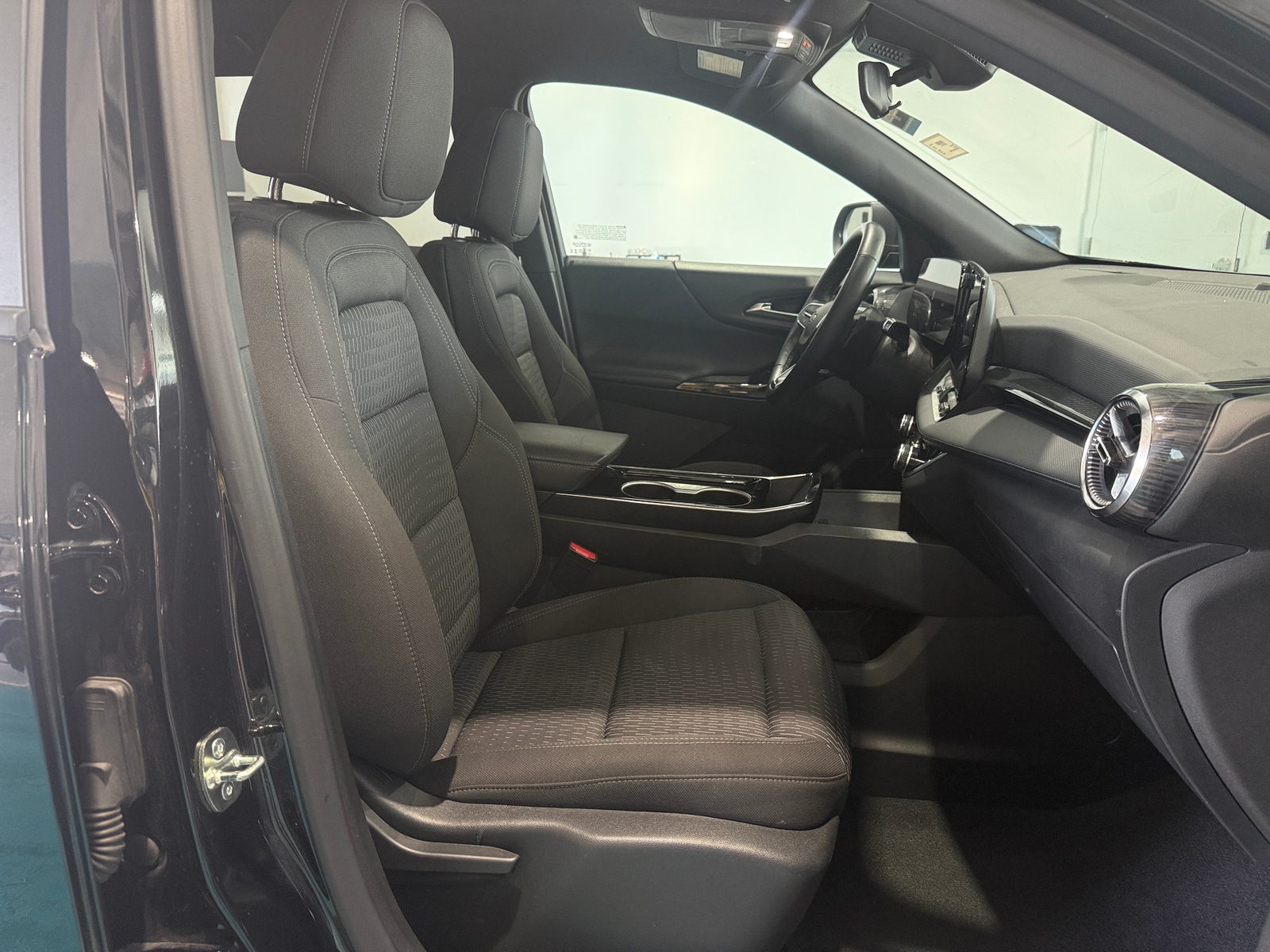 Thumbnail: 2025 Chevrolet Equinox - 2