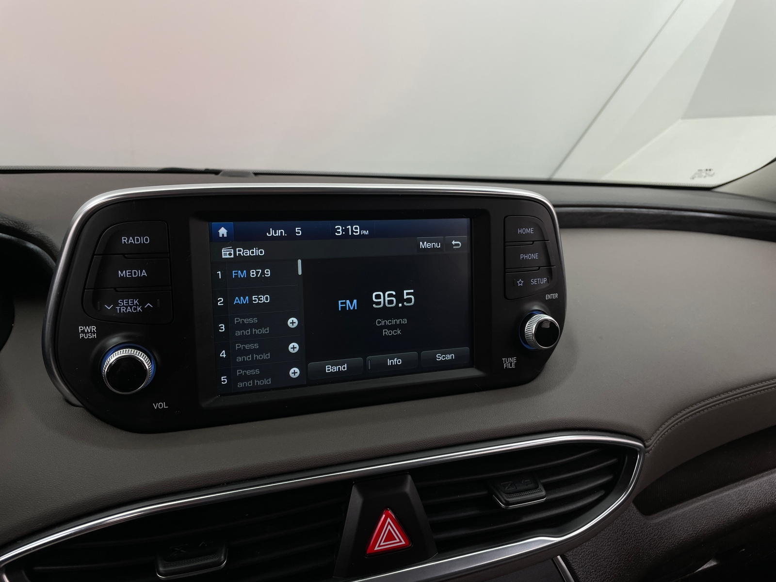 Thumbnail: 2019 Hyundai Santa Fe - 4