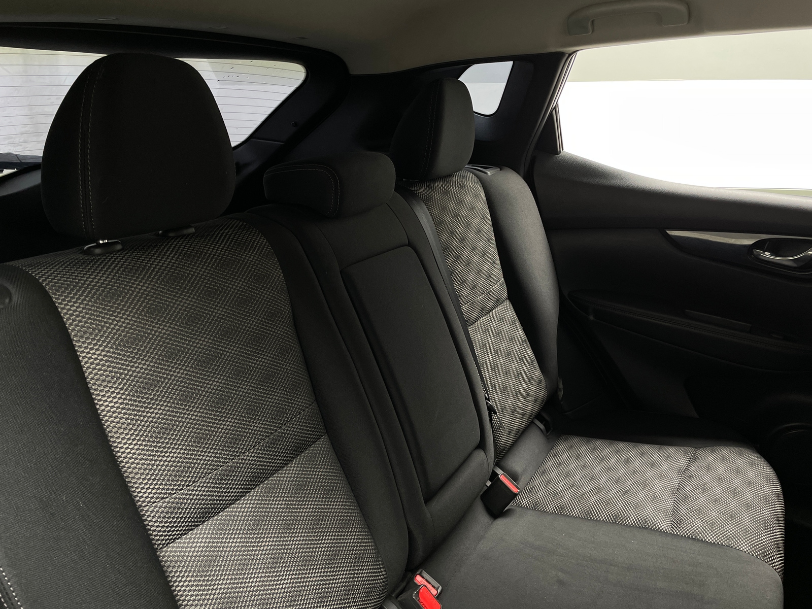 Thumbnail: 2017 Nissan Rogue Sport - 6