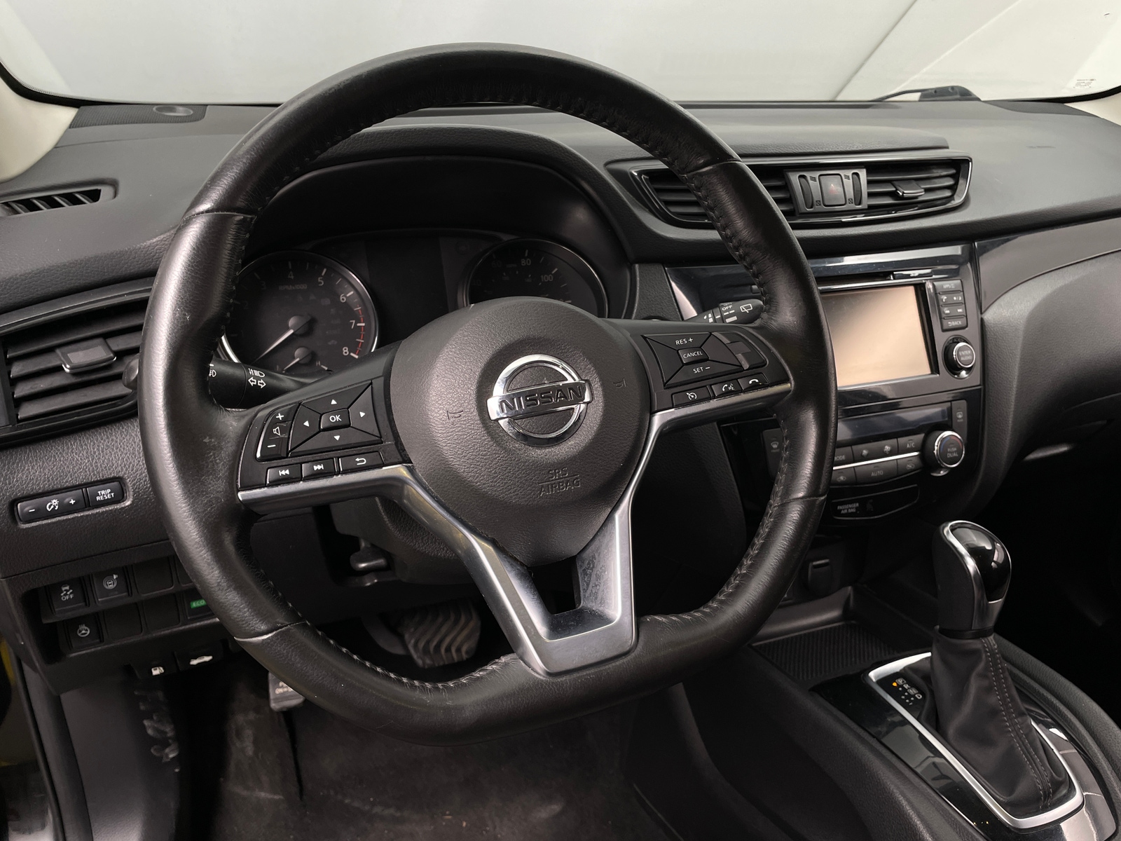 Thumbnail: 2017 Nissan Rogue Sport - 5