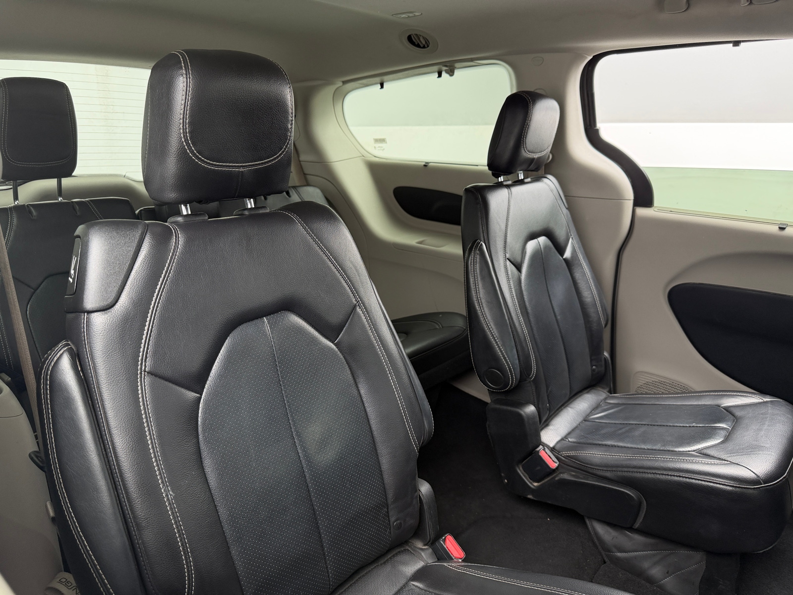 Thumbnail: 2022 Chrysler Pacifica - 5
