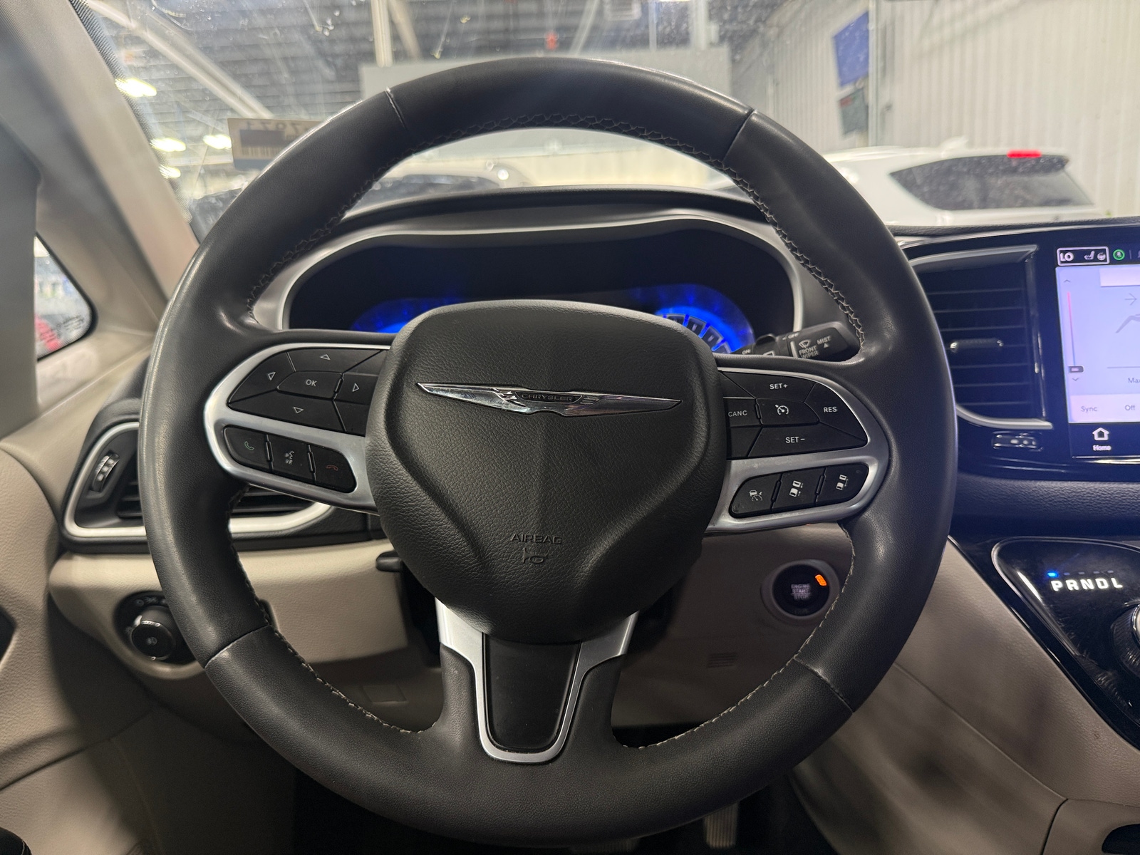 Thumbnail: 2022 Chrysler Pacifica - 4