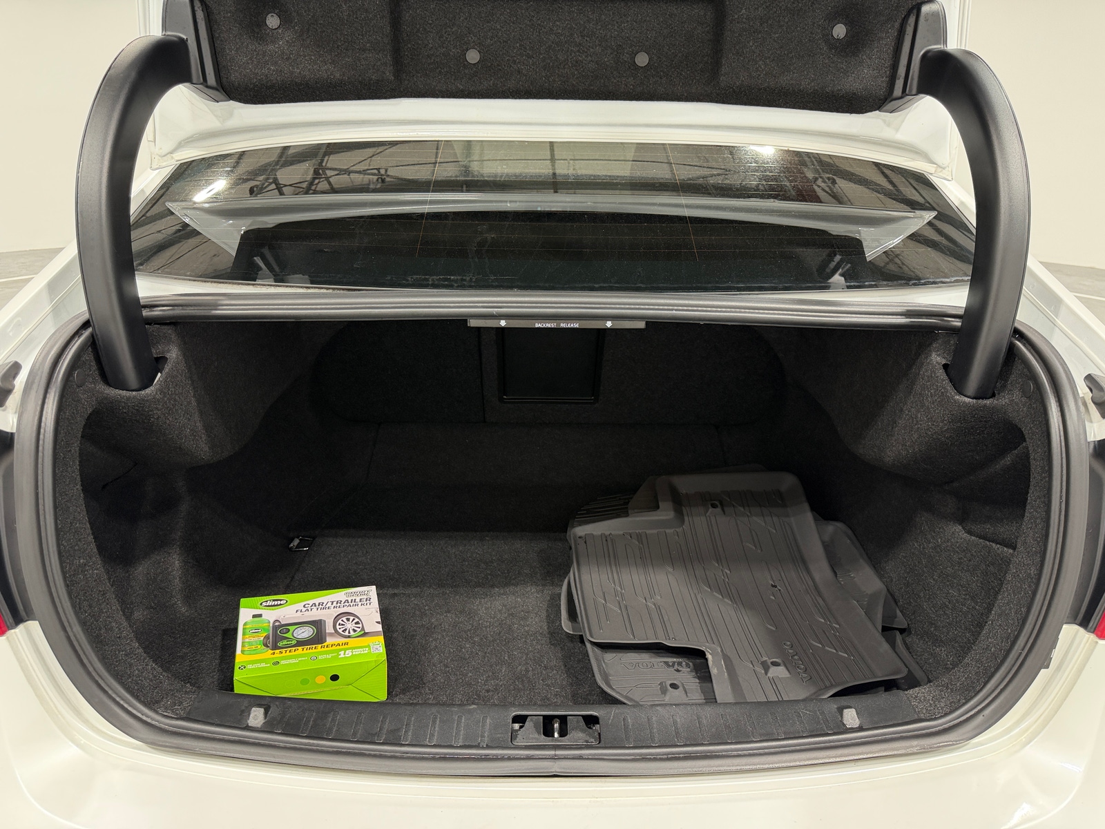 Thumbnail: 2015 Volvo S60 - 6