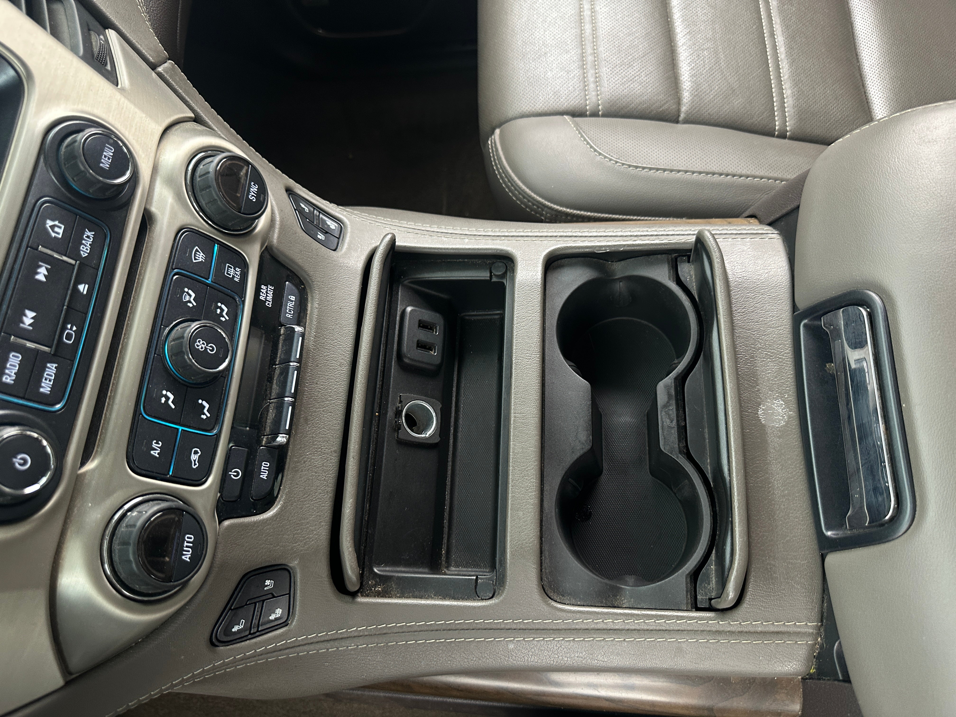 2018 GMC Yukon Denali - Photo 6
