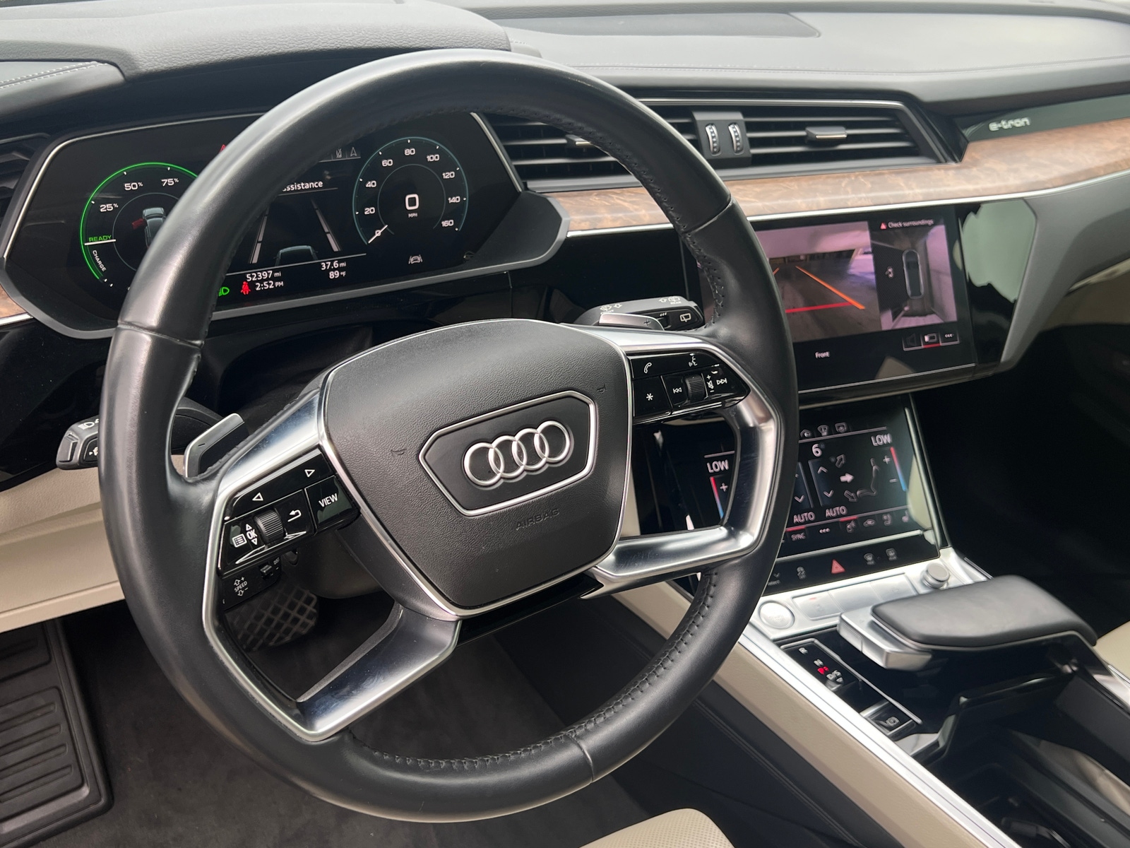 Thumbnail: 2019 Audi e-tron - 4
