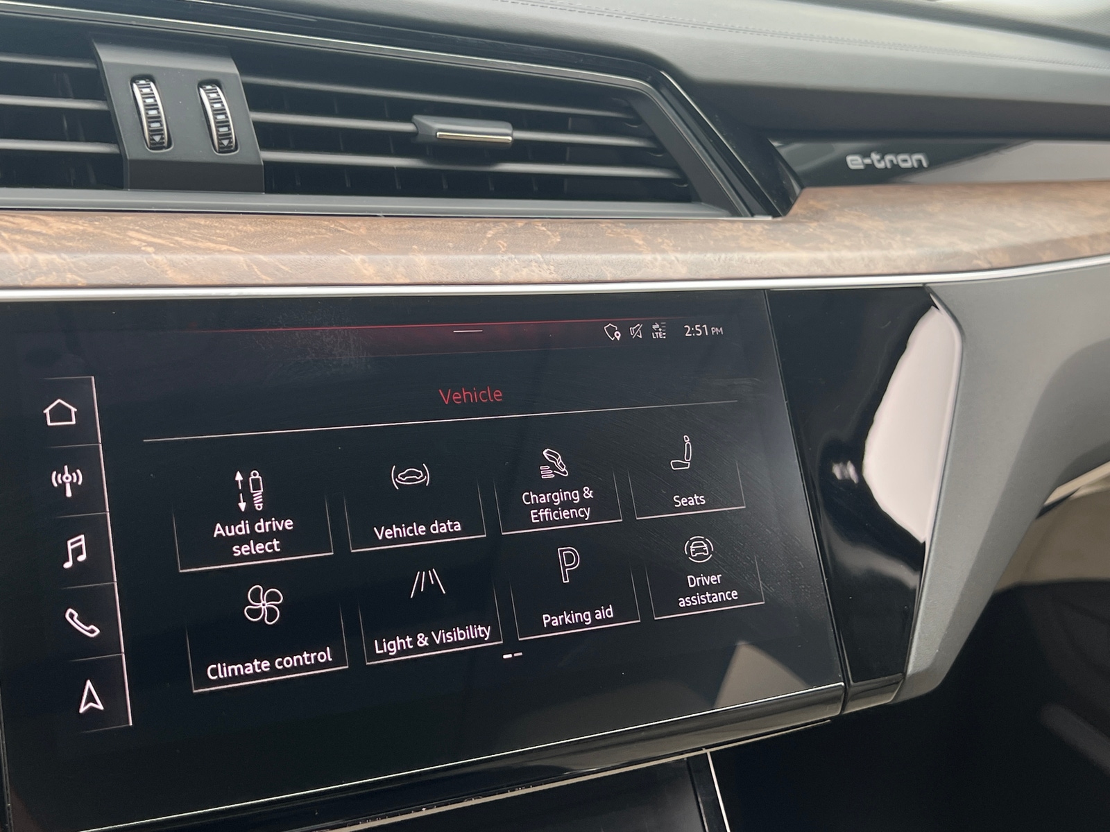 Thumbnail: 2019 Audi e-tron - 3