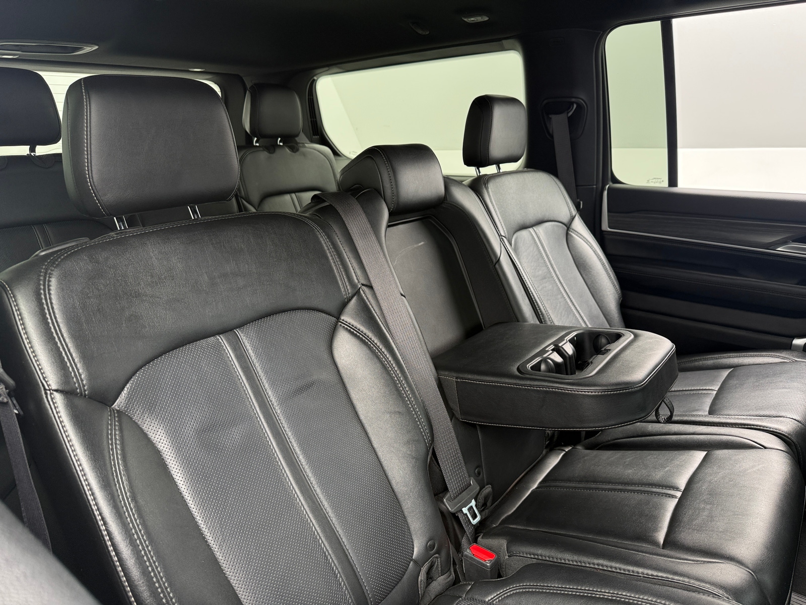 Thumbnail: 2024 Jeep Wagoneer - 5