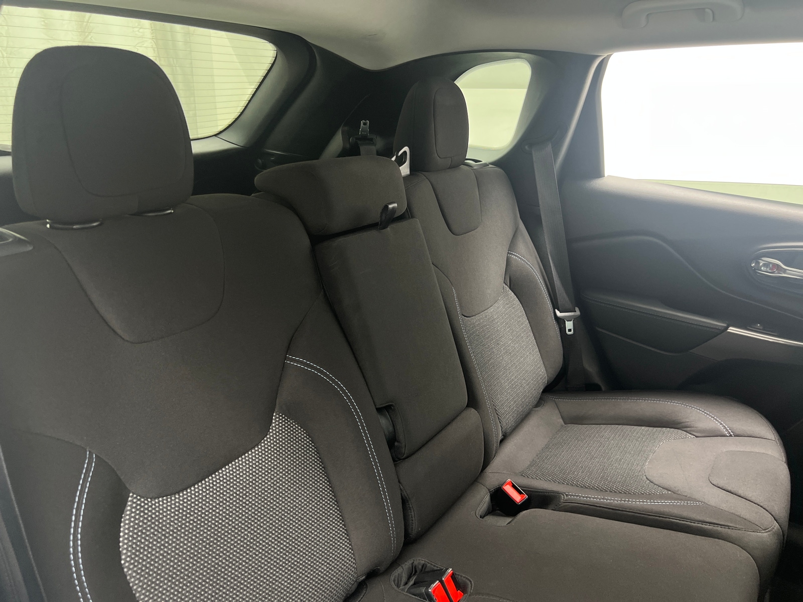 Thumbnail: 2020 Jeep Cherokee - 6