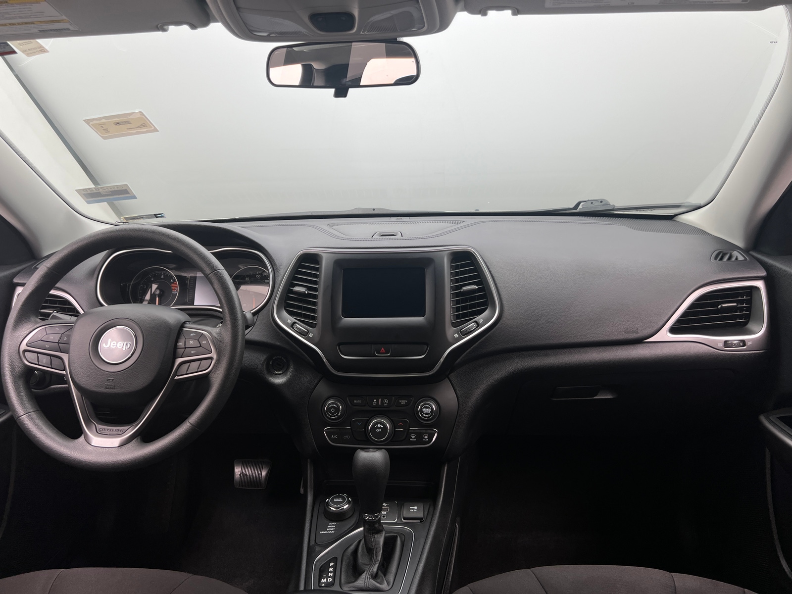 Thumbnail: 2020 Jeep Cherokee - 3