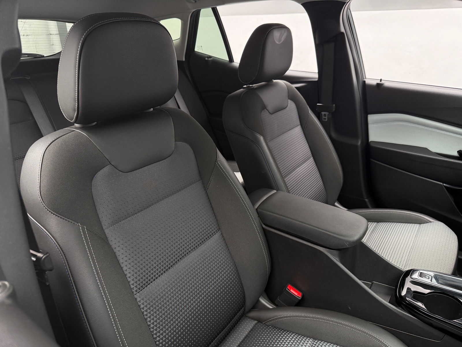Thumbnail: 2025 Chevrolet Trax - 2