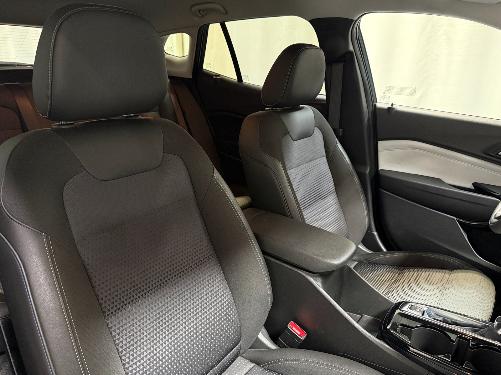 Thumbnail: 2025 Chevrolet Trax - 2