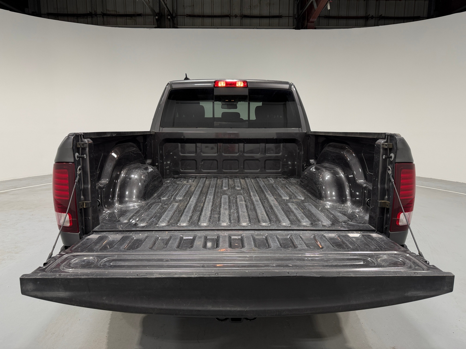Thumbnail: 2020 RAM 1500 Classic - 7