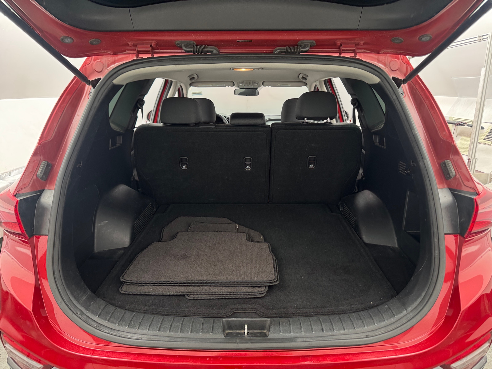 Thumbnail: 2019 Hyundai Santa Fe - 7