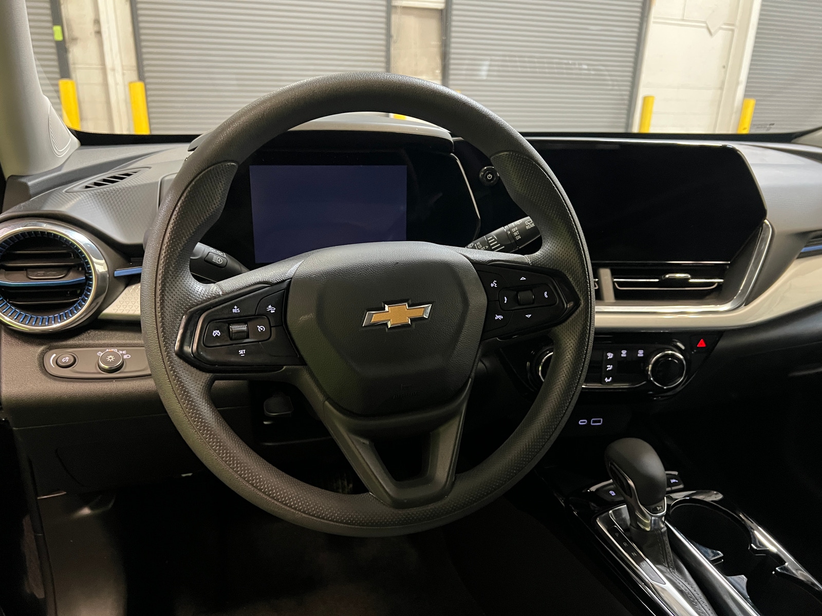 Thumbnail: 2025 Chevrolet Trax - 5