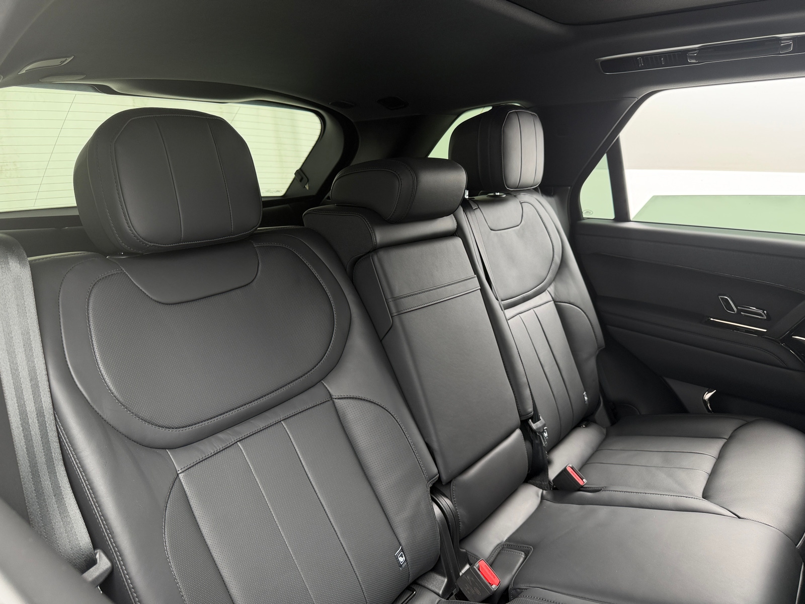 Thumbnail: 2024 Land Rover Range Rover Sport - 5