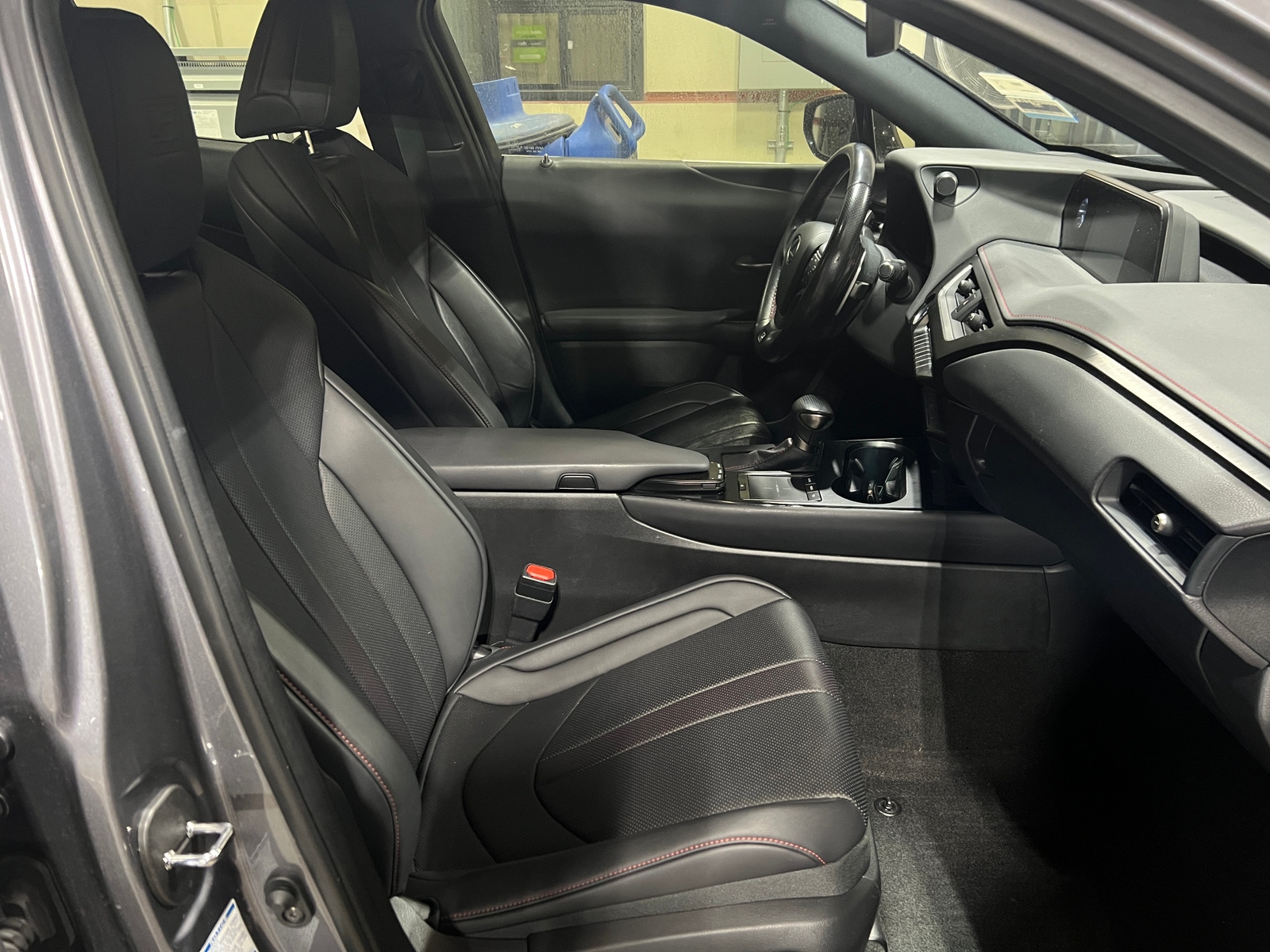 Thumbnail: 2021 Lexus UX - 2