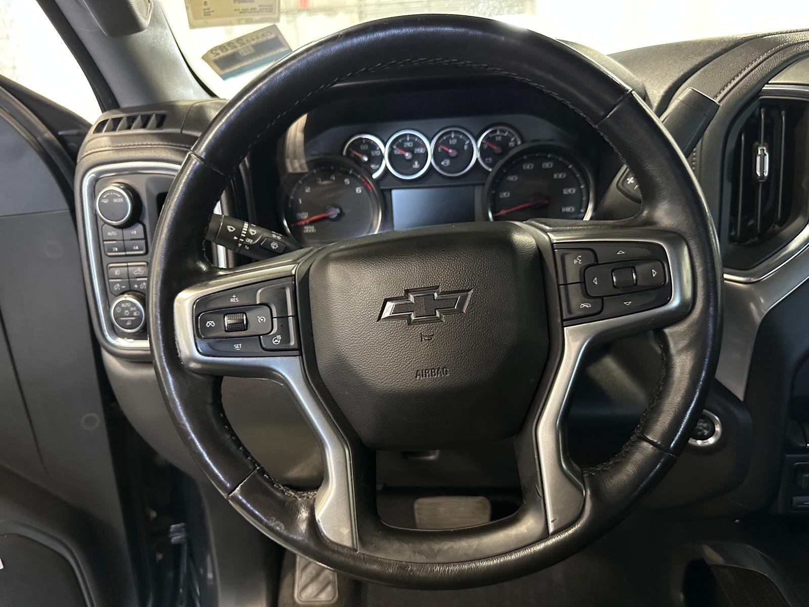 Thumbnail: 2020 Chevrolet Silverado 1500 - 5