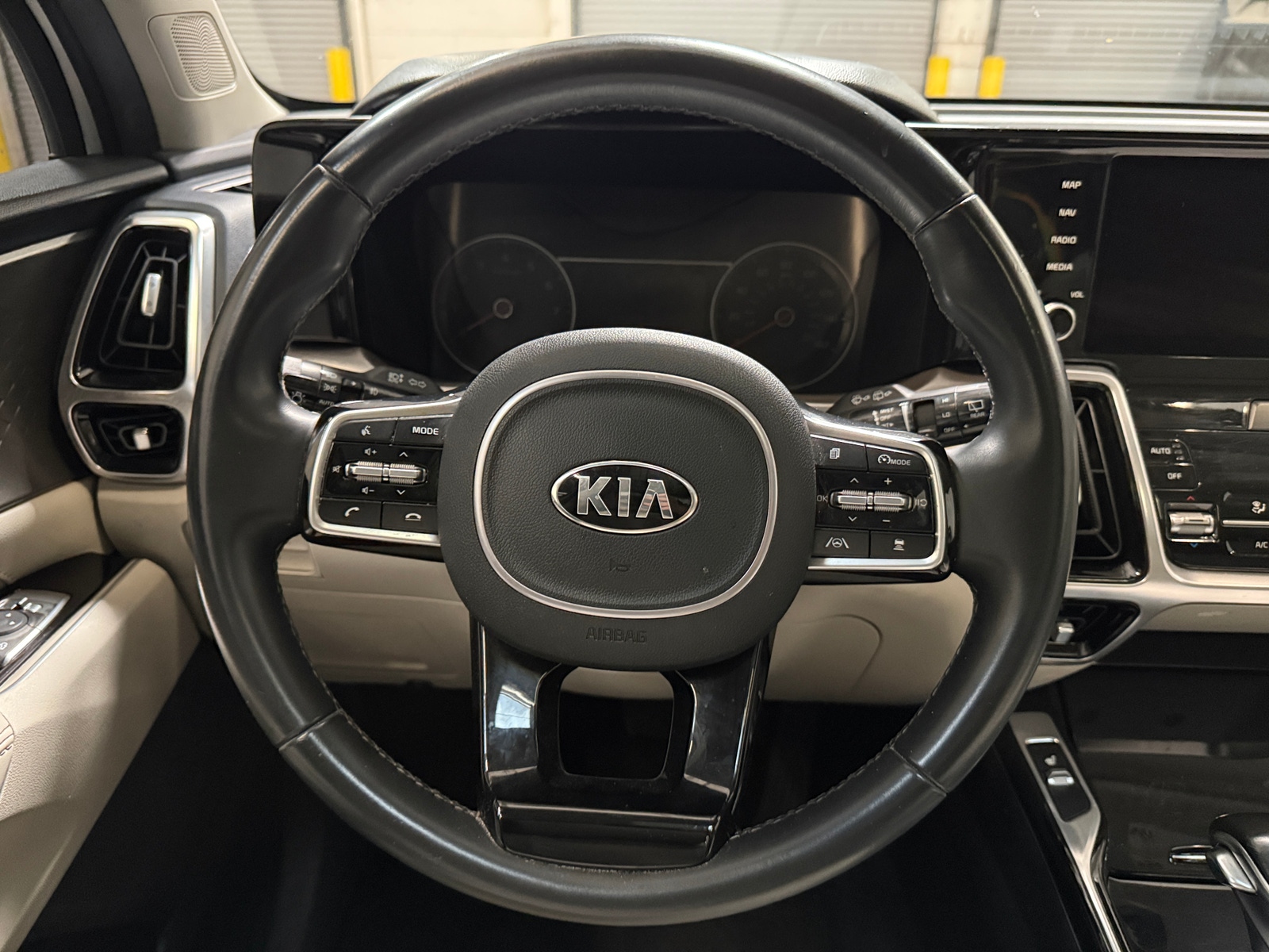 Thumbnail: 2021 Kia Sorento - 4