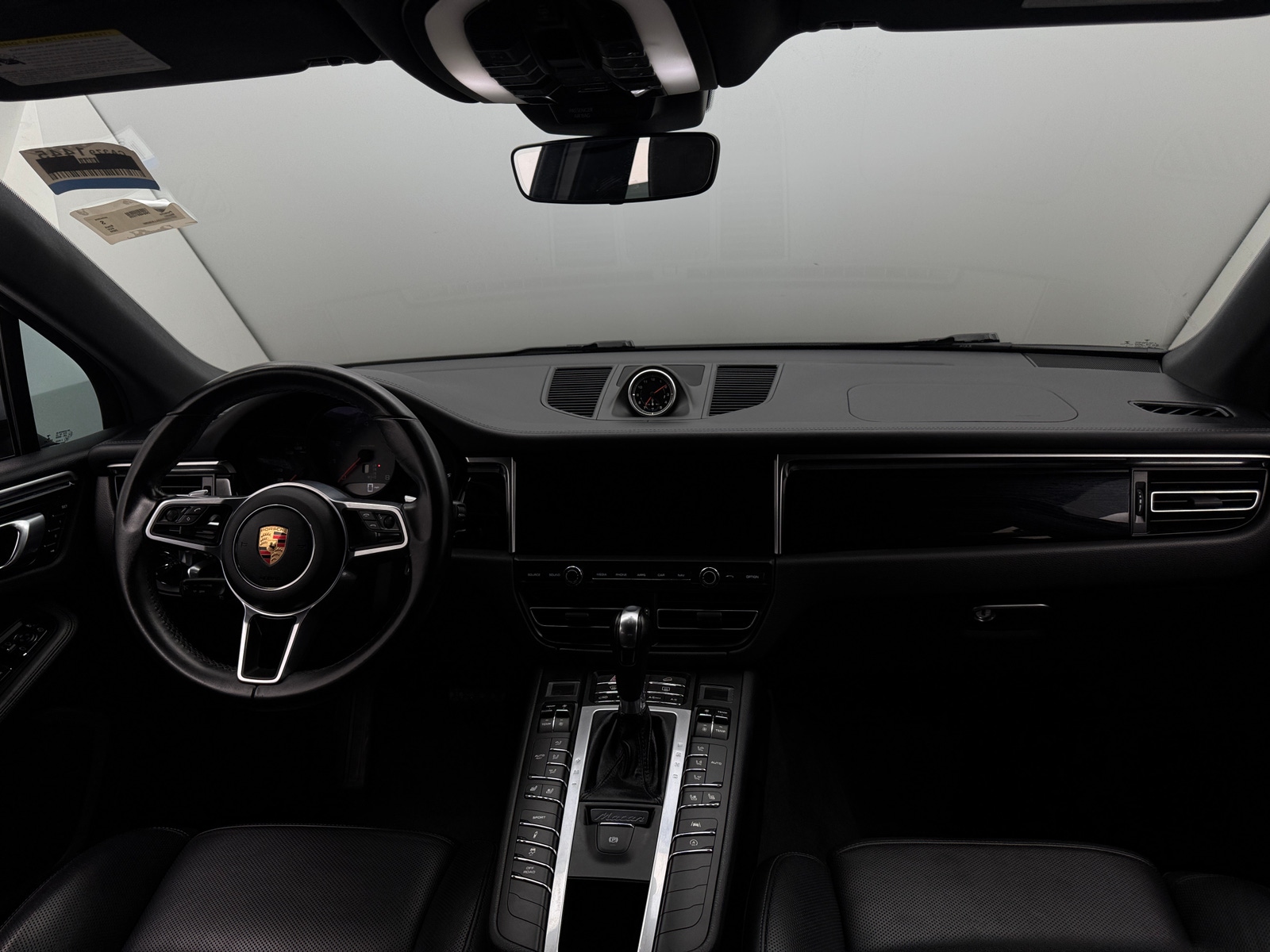 Thumbnail: 2020 Porsche Macan - 2