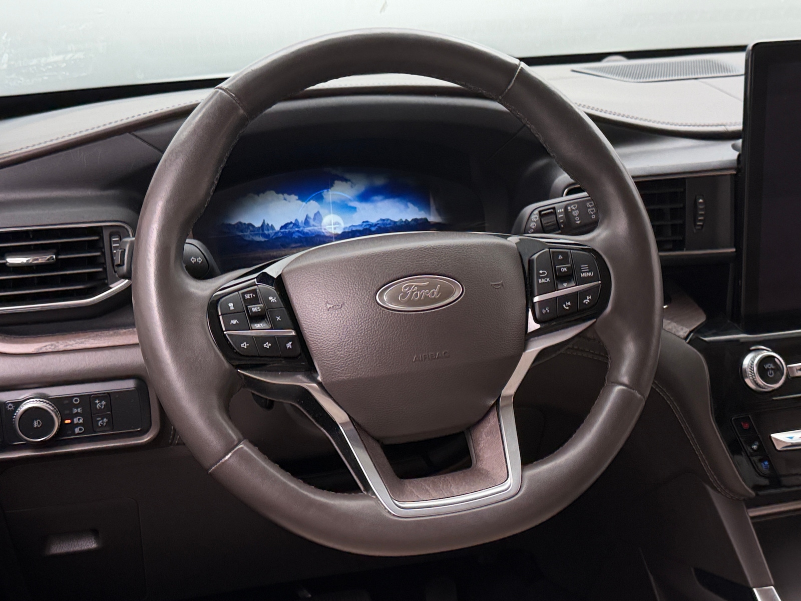 Thumbnail: 2022 Ford Explorer - 4