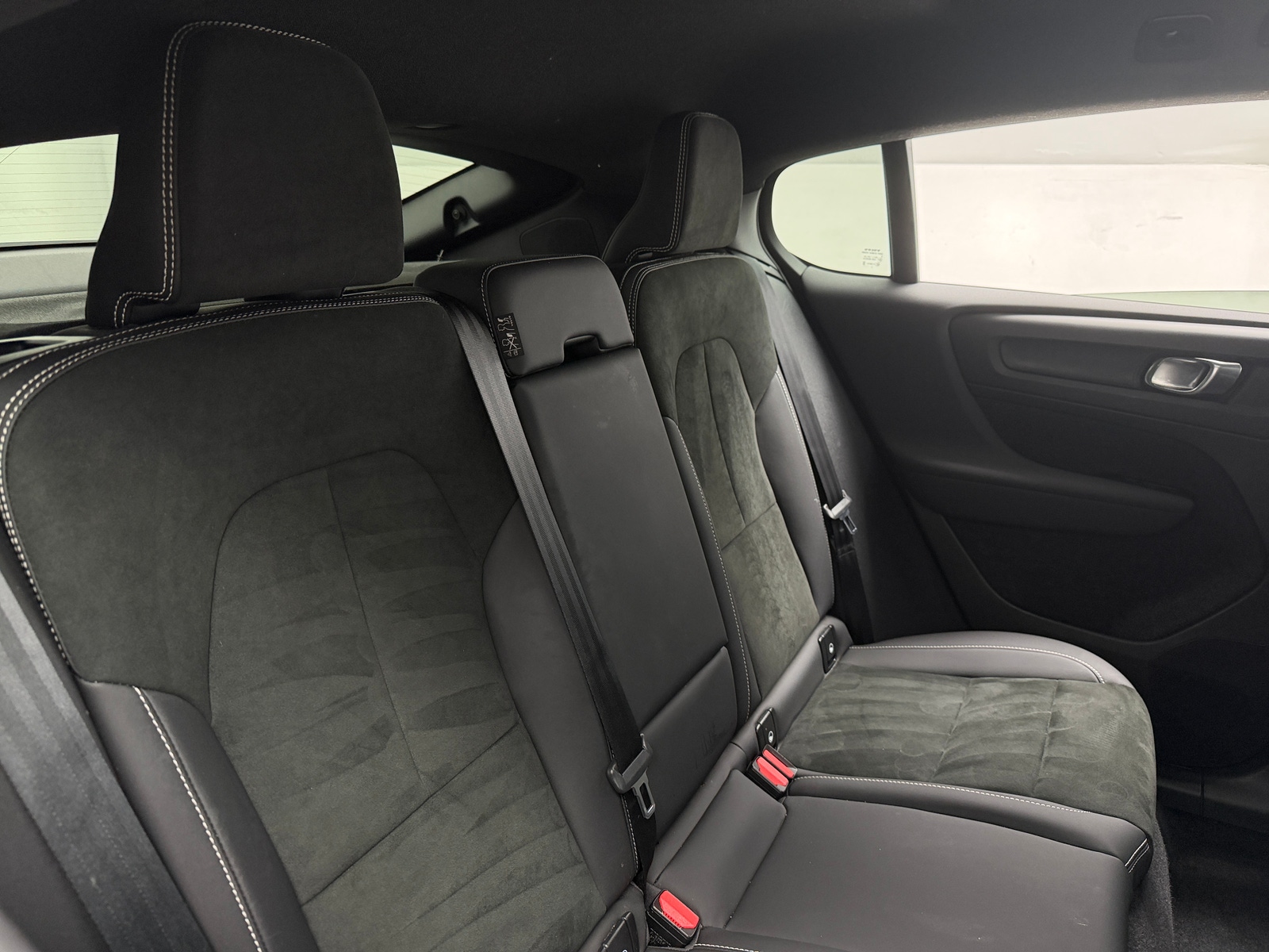 Thumbnail: 2023 Volvo C40 - 5