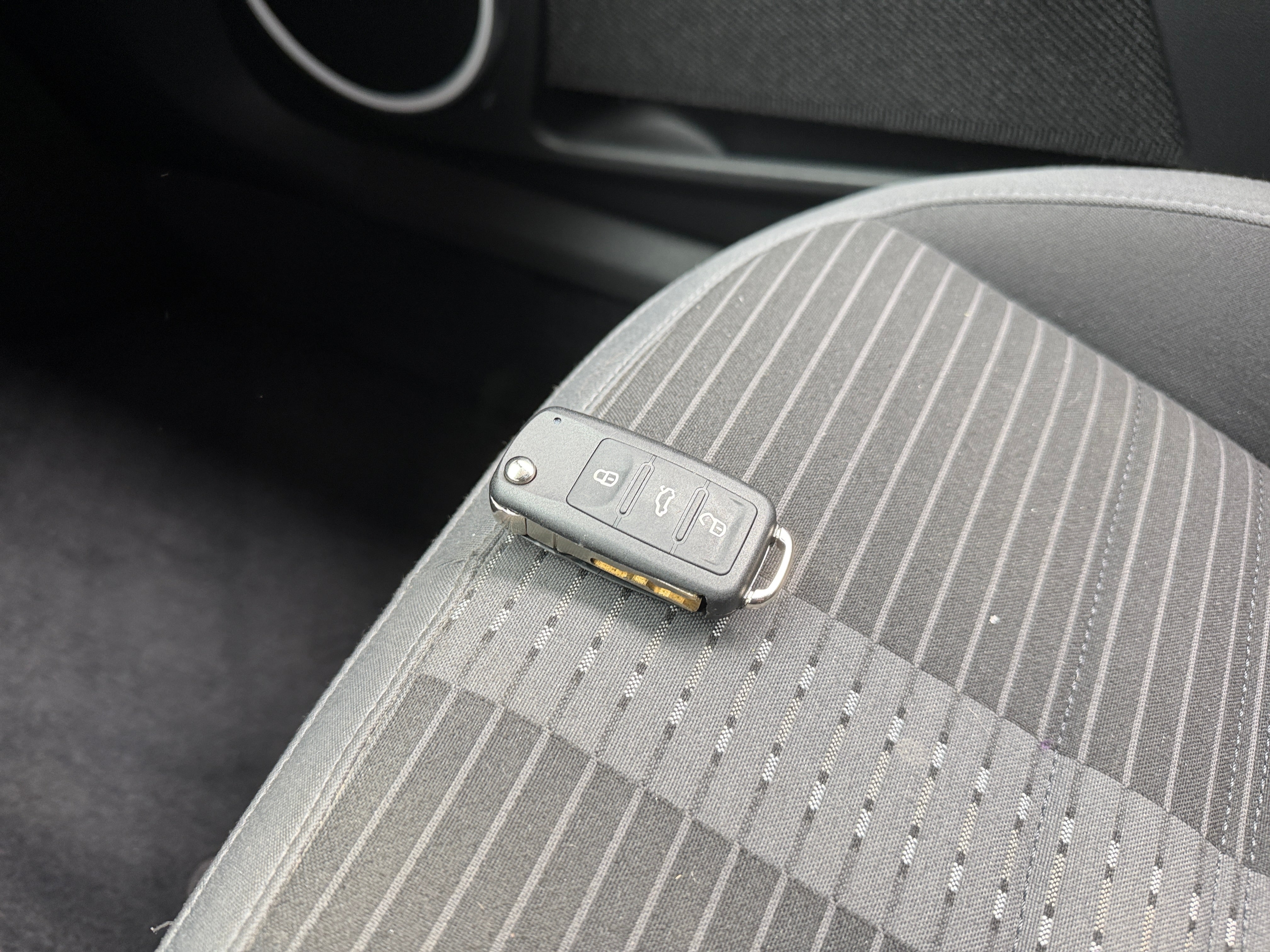 Used 2012 Volkswagen Beetle 2.0 with VIN 3VW4A7AT8CM644795 for sale in Pewaukee, WI
