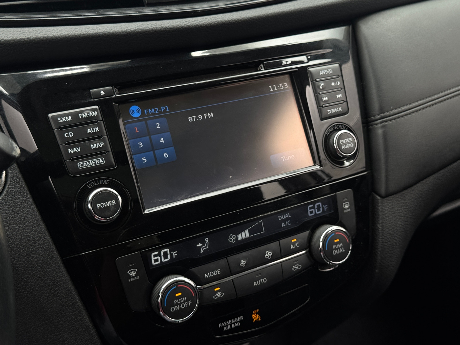 Thumbnail: 2017 Nissan Rogue - 3