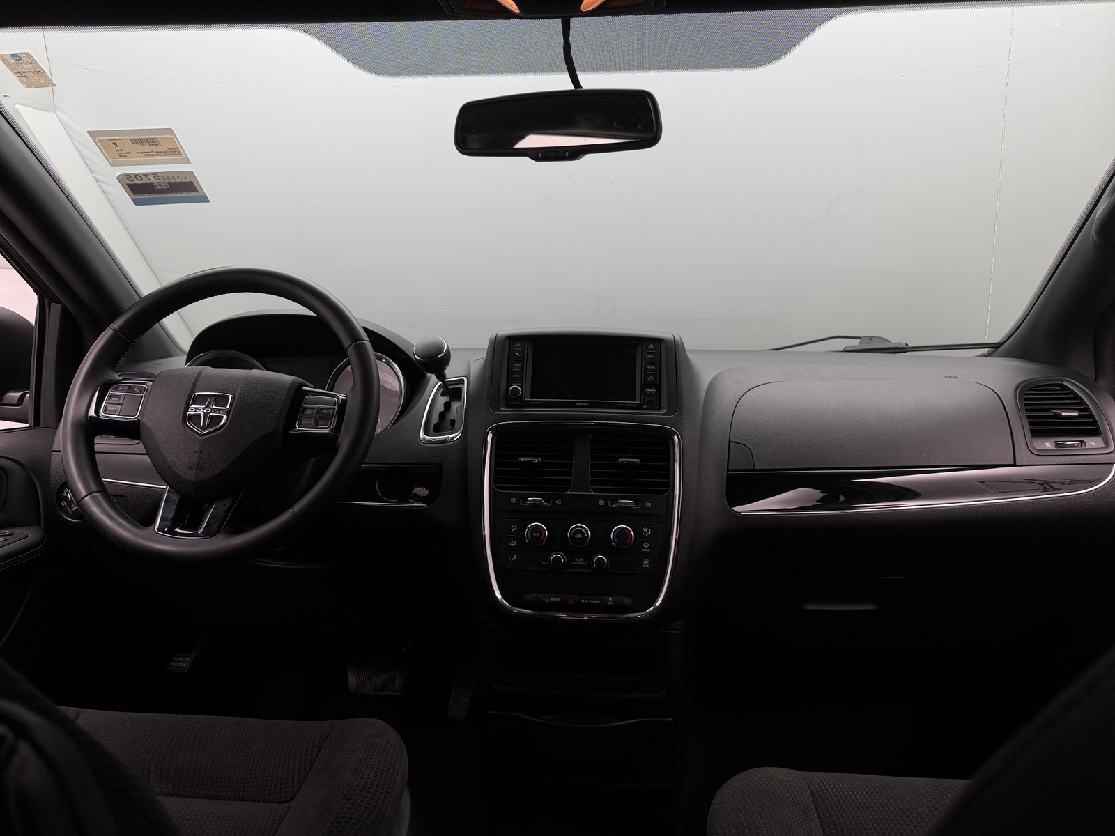 Thumbnail: 2018 Dodge Grand Caravan - 3