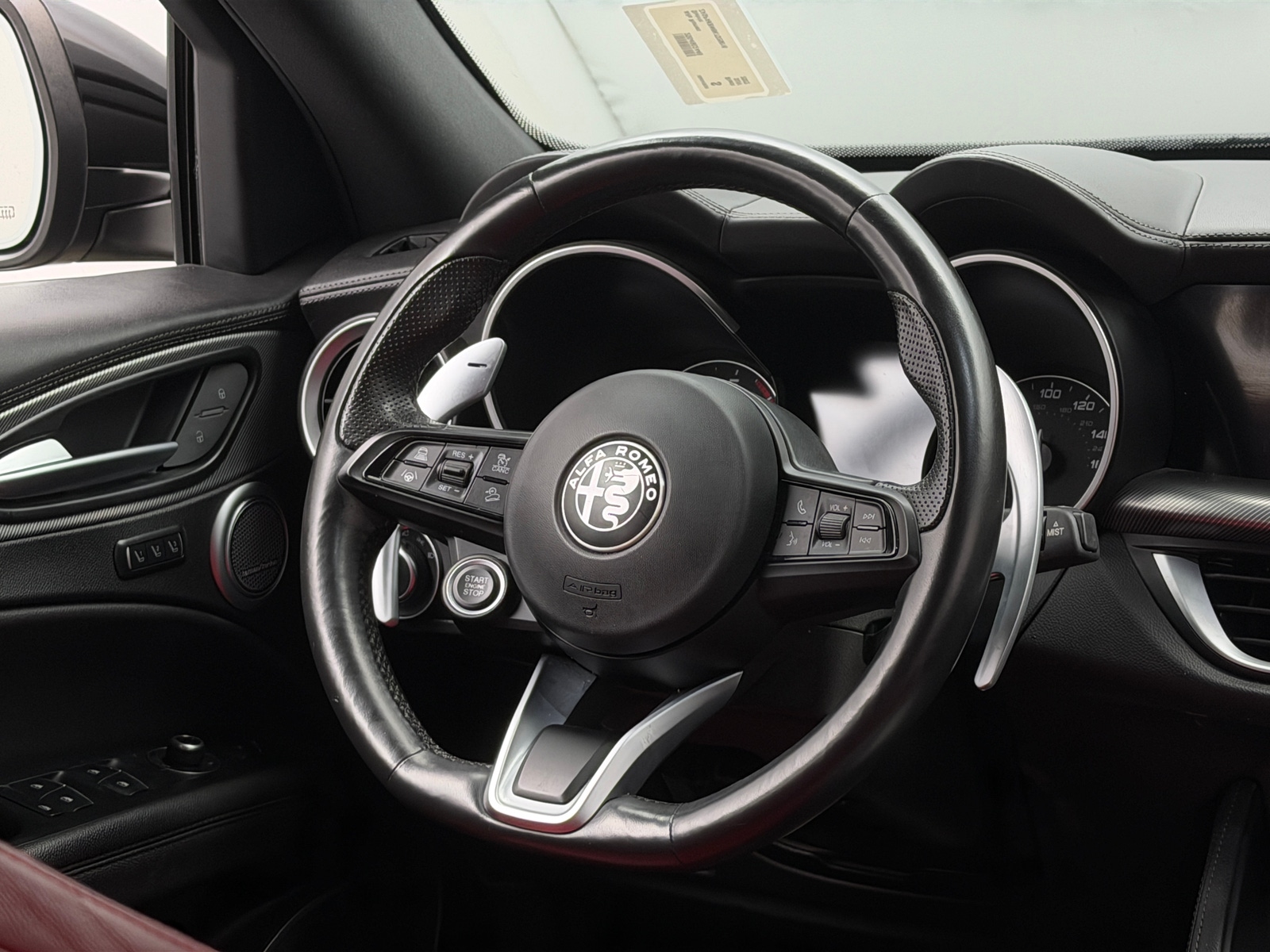 Thumbnail: 2022 Alfa Romeo Stelvio - 4